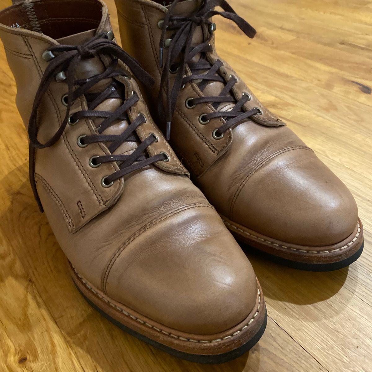 Photo by eddykinz on October 10, 2021 of the Rancourt & Co. Byron Boot in Horween Natural Chromexcel.