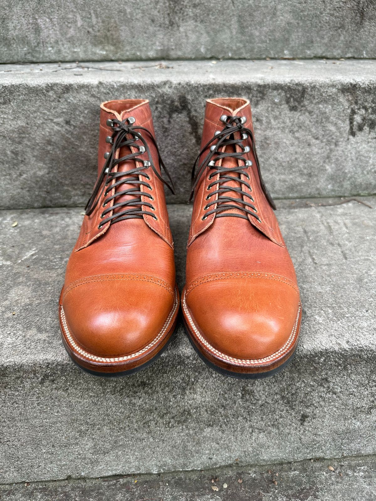 Photo by eddykinz on October 1, 2022 of the Viberg Service Boot BCT in Horween Natural Dublin.