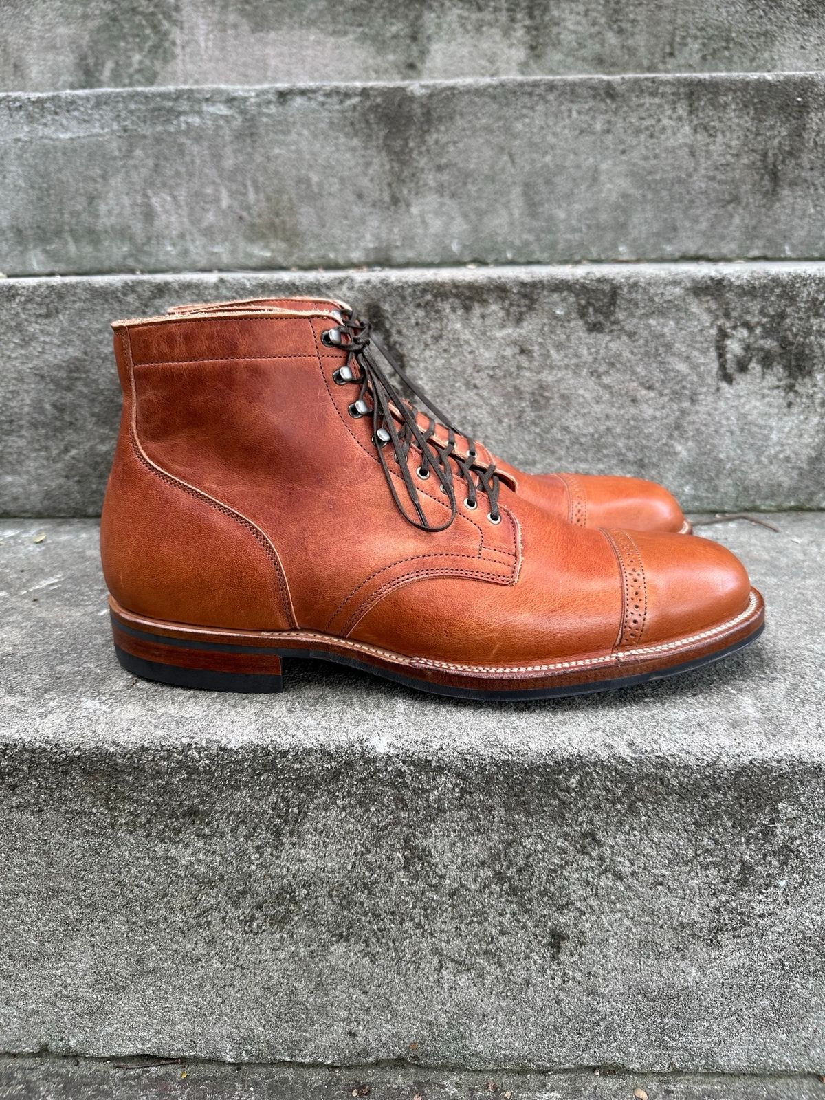 Photo by eddykinz on October 1, 2022 of the Viberg Service Boot BCT in Horween Natural Dublin.