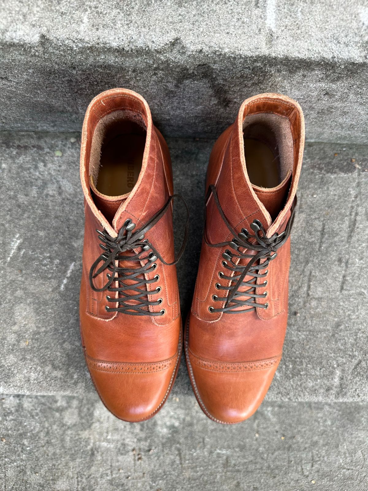 Photo by eddykinz on October 1, 2022 of the Viberg Service Boot BCT in Horween Natural Dublin.