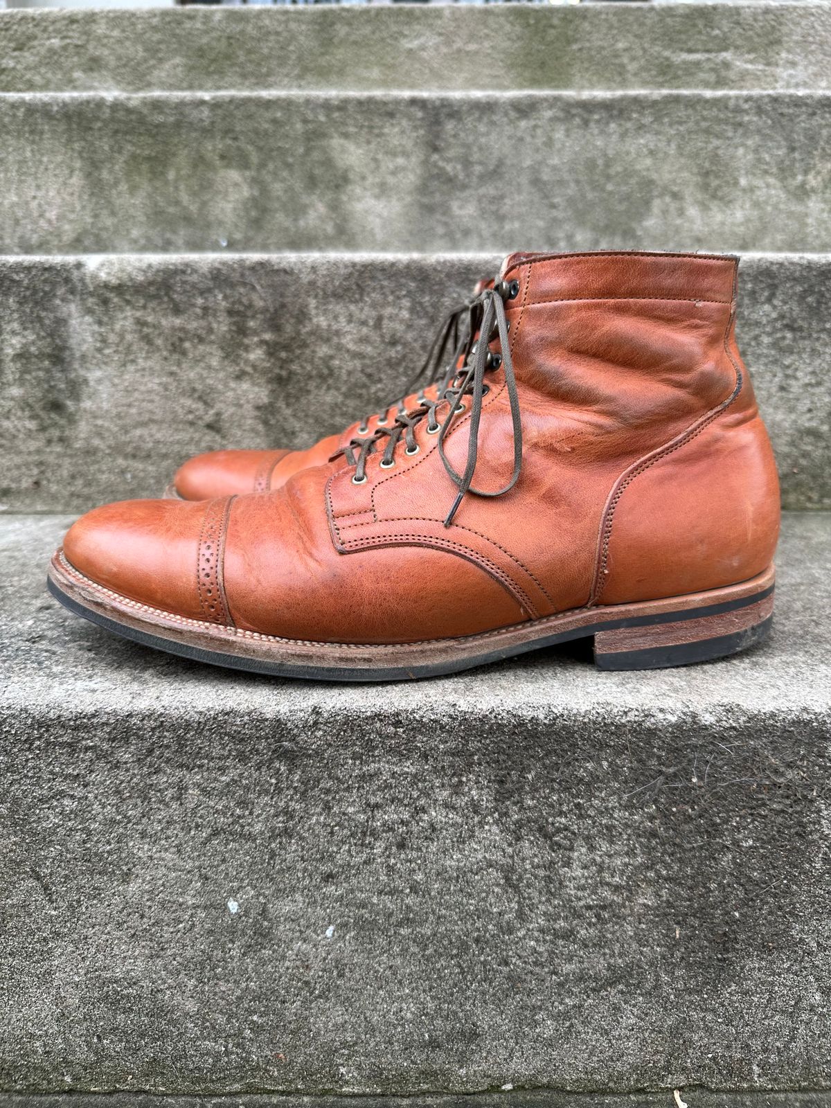 Photo by eddykinz on January 1, 2023 of the Viberg Service Boot BCT in Horween Natural Dublin.