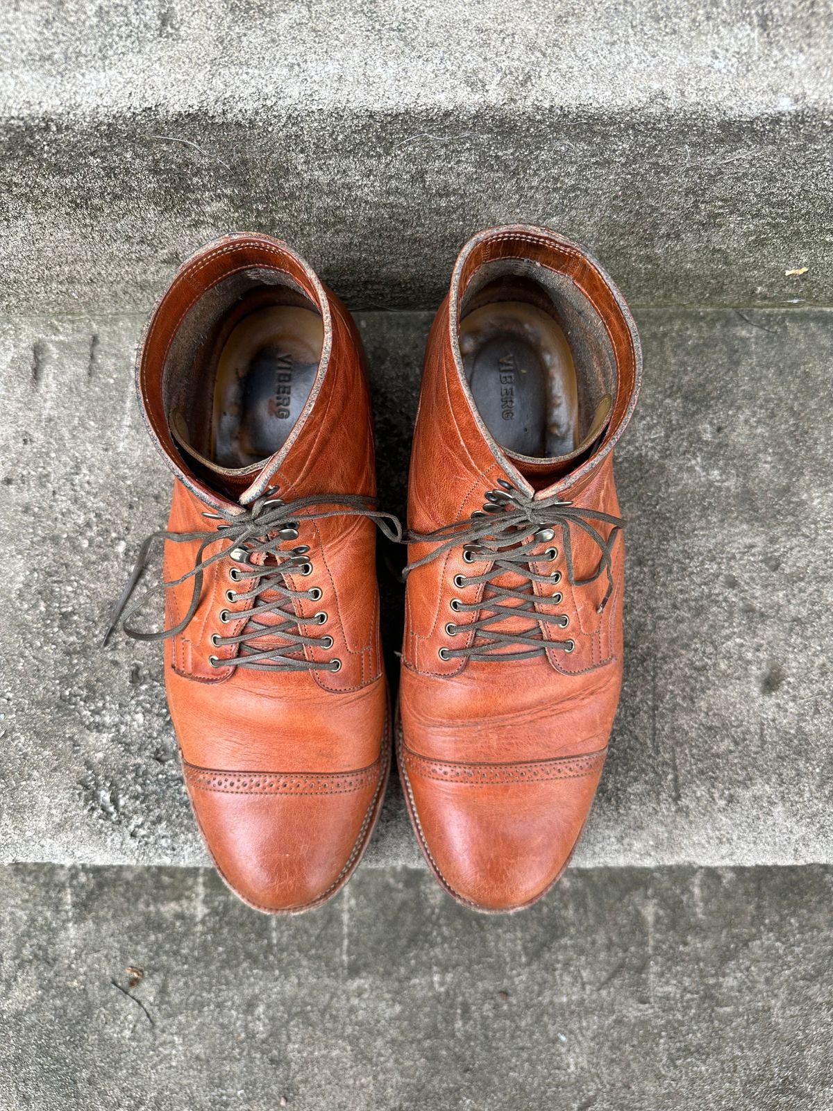Photo by eddykinz on January 1, 2023 of the Viberg Service Boot BCT in Horween Natural Dublin.