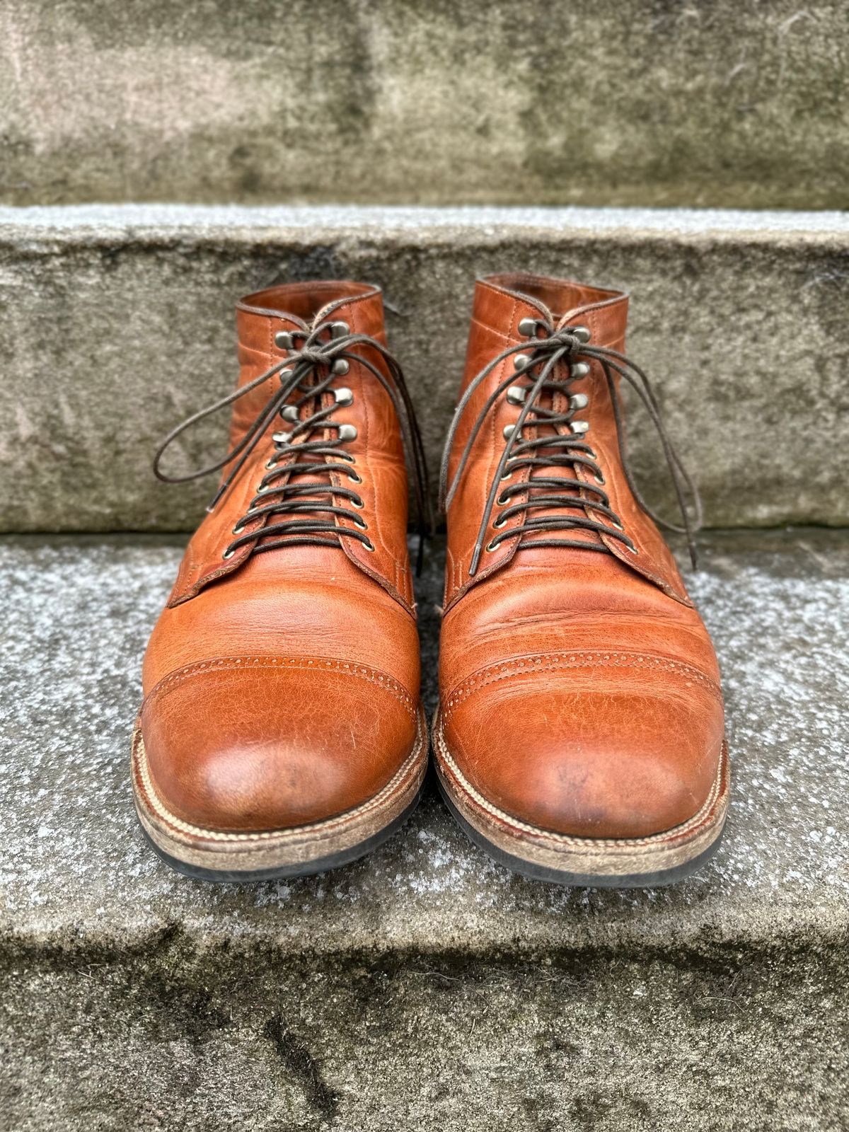 Photo by eddykinz on February 1, 2023 of the Viberg Service Boot BCT in Horween Natural Dublin.