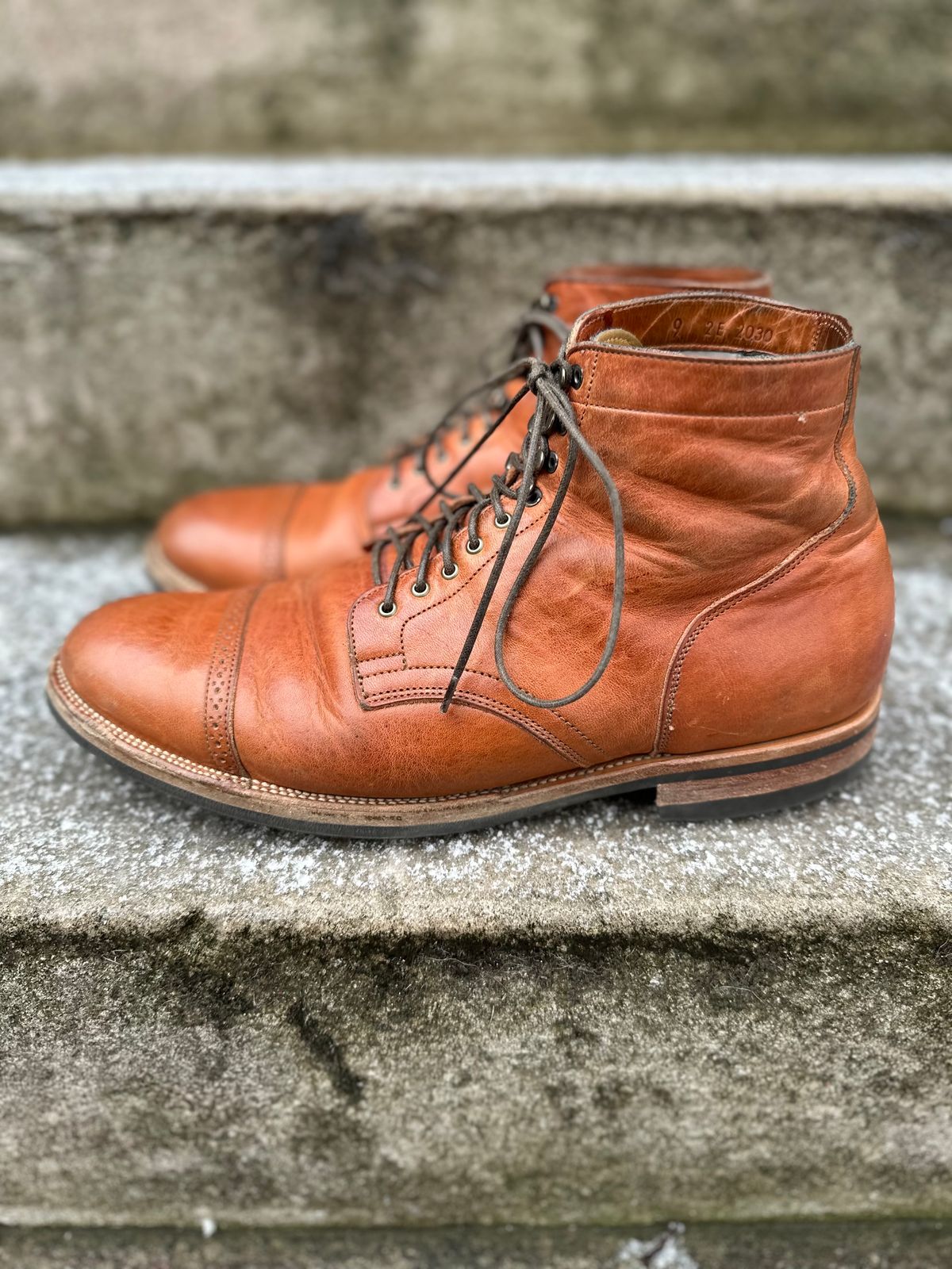 Photo by eddykinz on February 1, 2023 of the Viberg Service Boot BCT in Horween Natural Dublin.