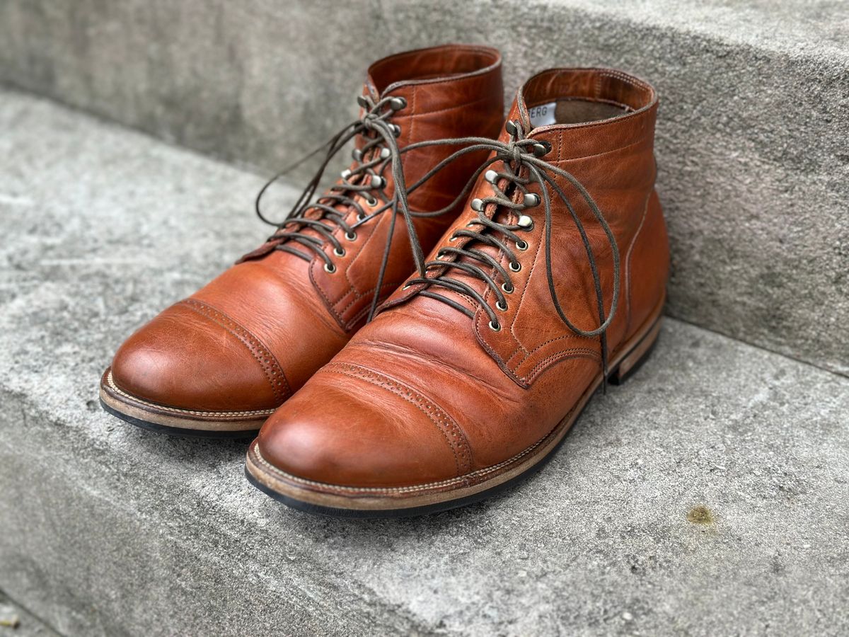 Photo by eddykinz on April 1, 2023 of the Viberg Service Boot BCT in Horween Natural Dublin.