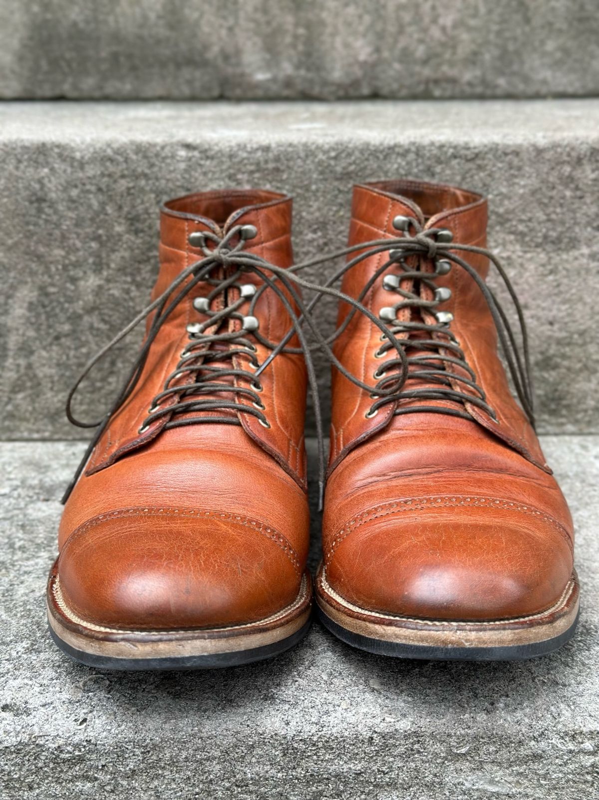 Photo by eddykinz on April 1, 2023 of the Viberg Service Boot BCT in Horween Natural Dublin.