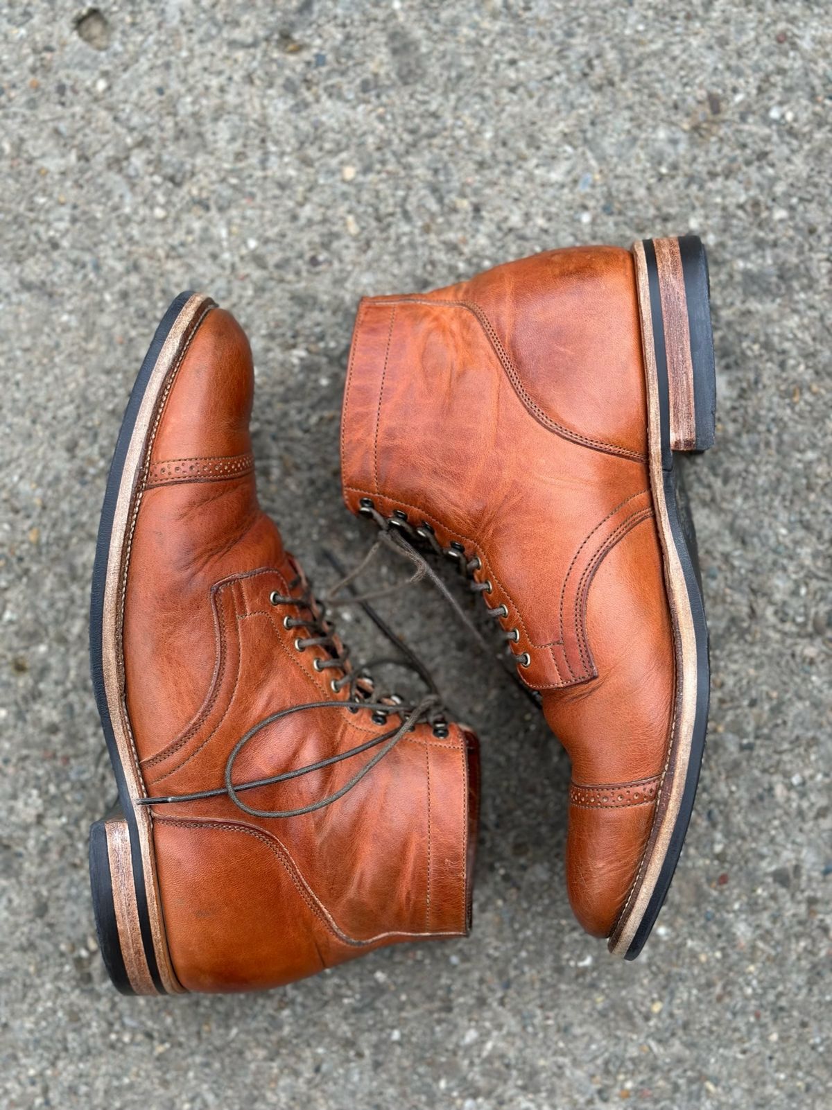 Photo by eddykinz on April 1, 2023 of the Viberg Service Boot BCT in Horween Natural Dublin.