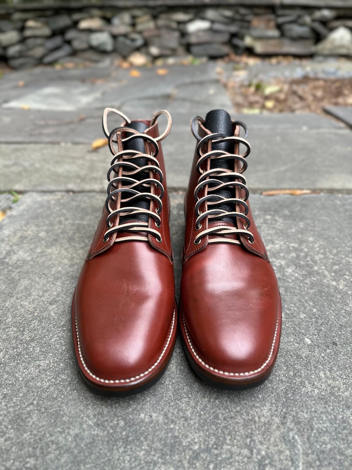 Photo by worra on October 1, 2022 of the NF Bootmaker Milton Boot in Horween Tan Workshoe Butt.