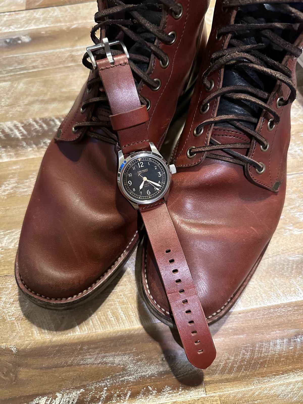 Photo by worra on January 2, 2023 of the NF Bootmaker Milton Boot in Horween Tan Workshoe Butt.