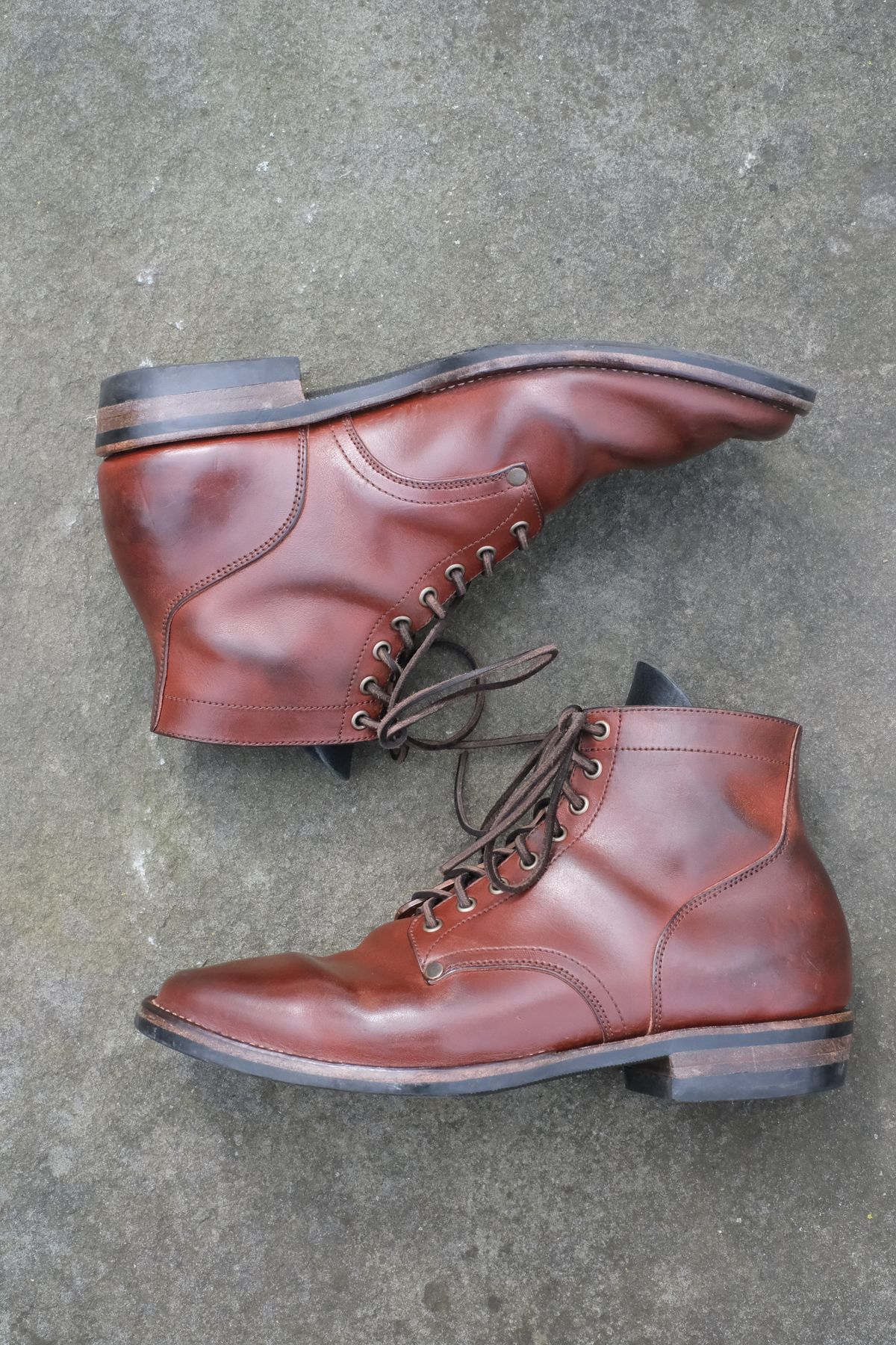 Photo by worra on April 1, 2023 of the NF Bootmaker Milton Boot in Horween Tan Workshoe Butt.