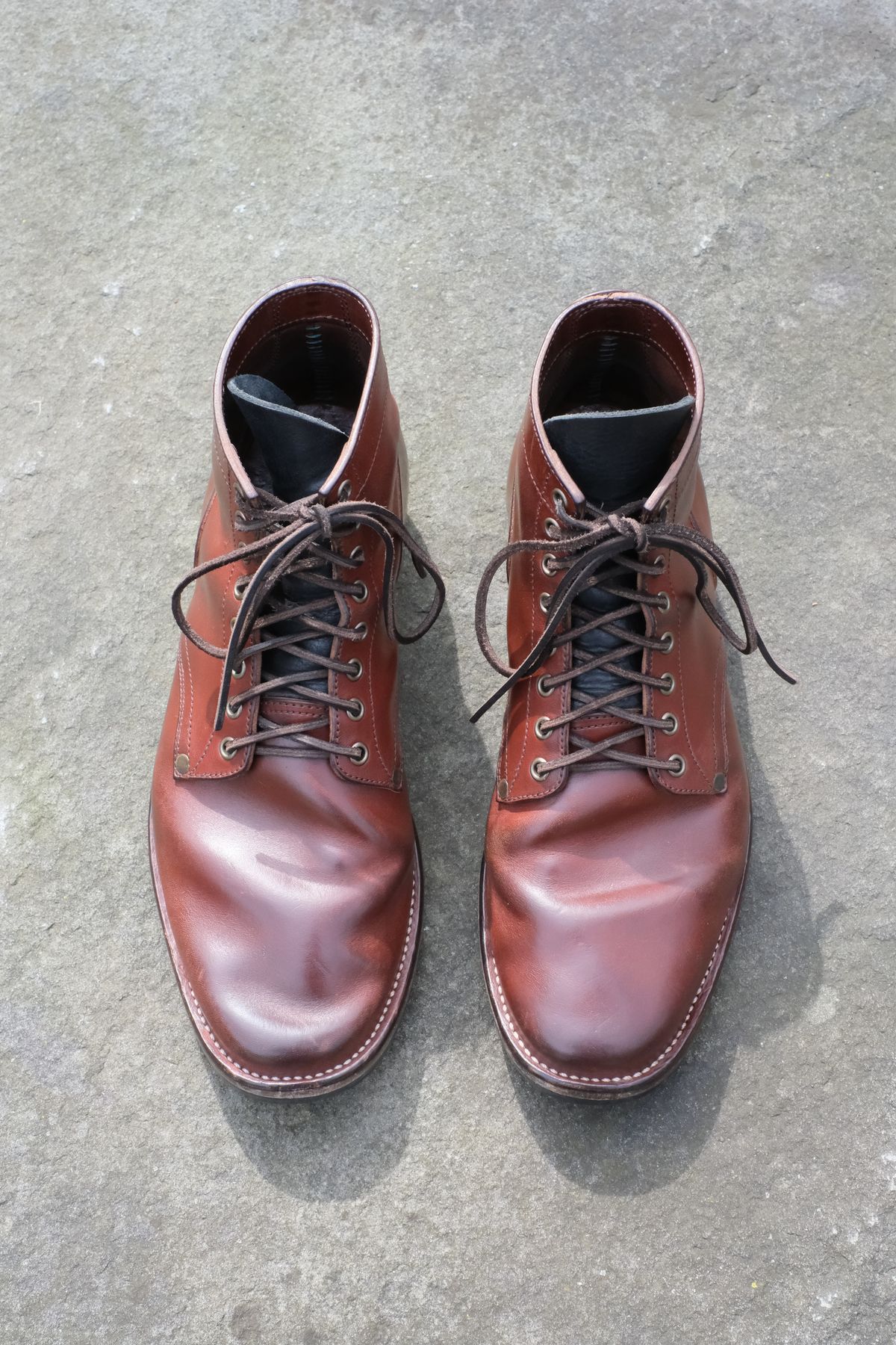 Photo by worra on April 1, 2023 of the NF Bootmaker Milton Boot in Horween Tan Workshoe Butt.