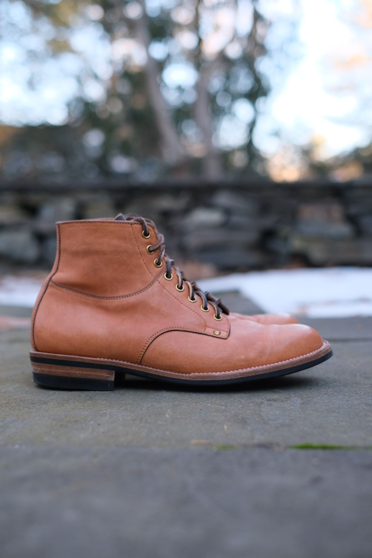 Photo by worra on February 4, 2024 of the Iron Boots x Østmo Type 1 in Maryam Natural Horsehide.