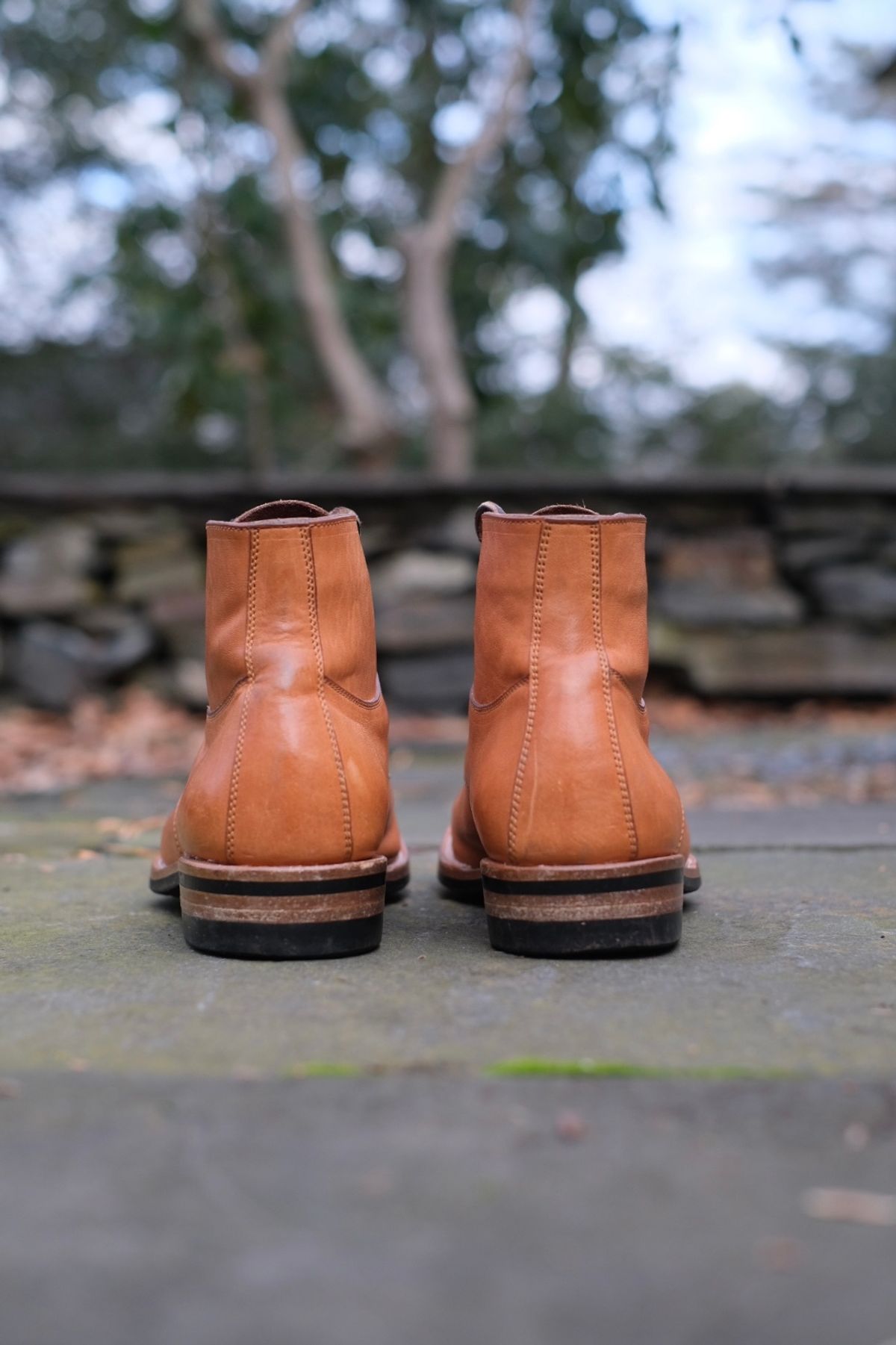 Photo by worra on March 4, 2024 of the Iron Boots x Østmo Type 1 in Maryam Natural Horsehide.