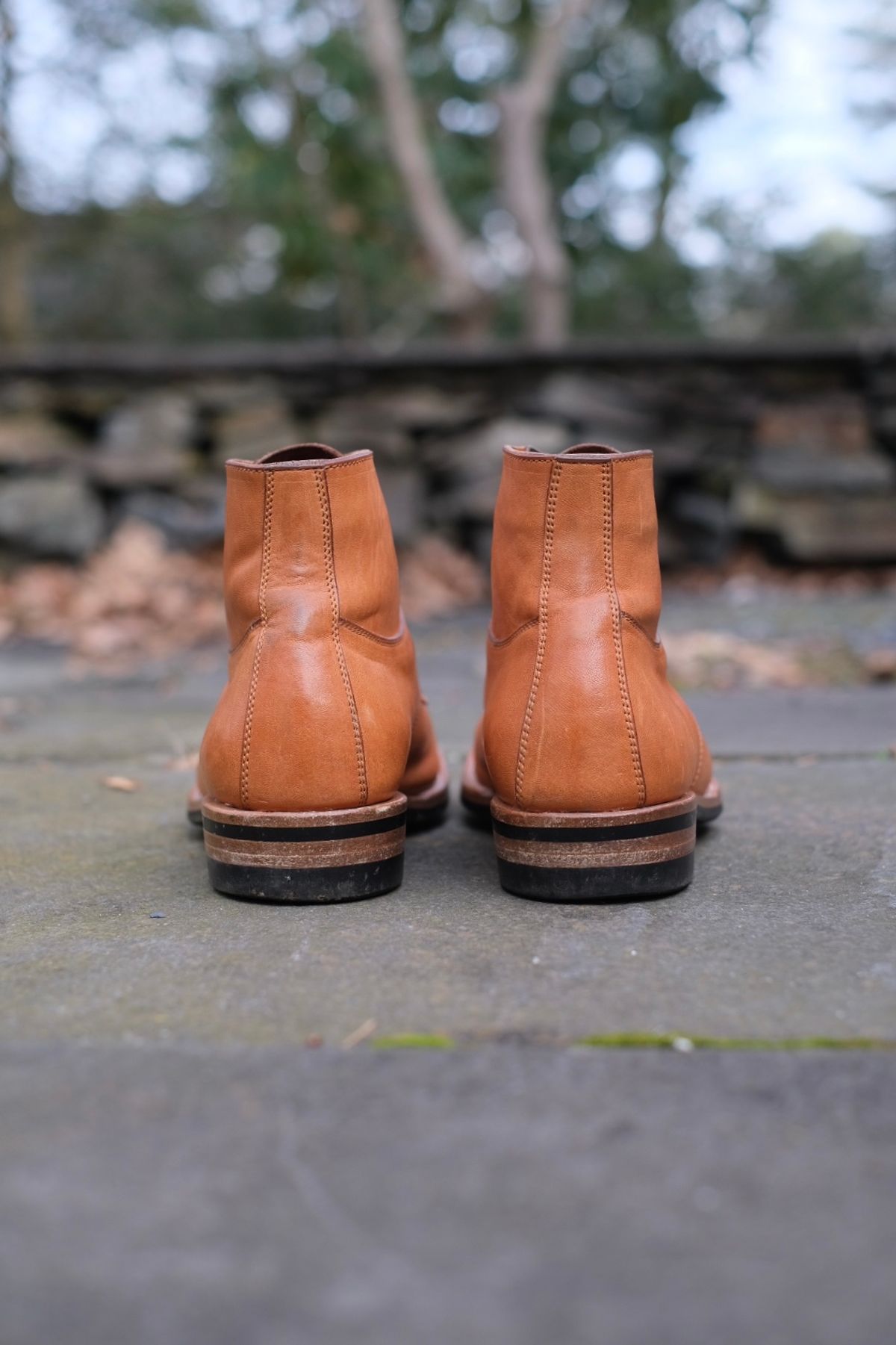 Photo by worra on April 1, 2024 of the Iron Boots x Østmo Type 1 in Maryam Natural Horsehide.