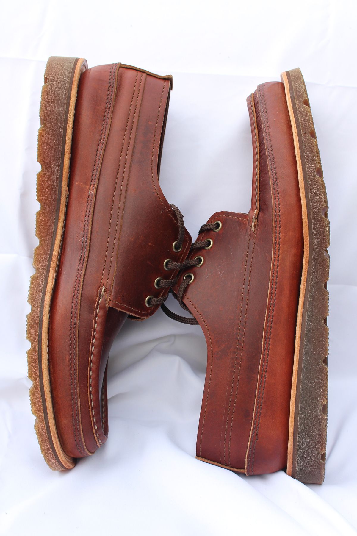 Photo by polishengineering on October 4, 2025 of the Russell Moccasin Co. Fishing Oxford in Seidel British Tan Double Shot.