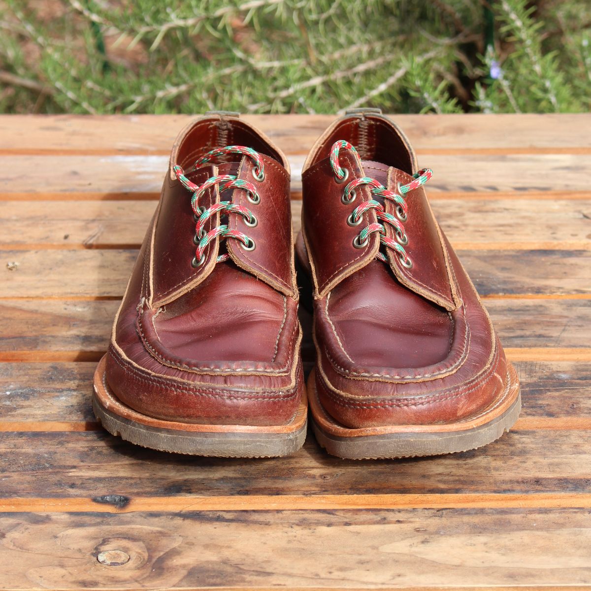 Photo by polishengineering on January 3, 2026 of the Russell Moccasin Co. Fishing Oxford in Seidel British Tan Double Shot.