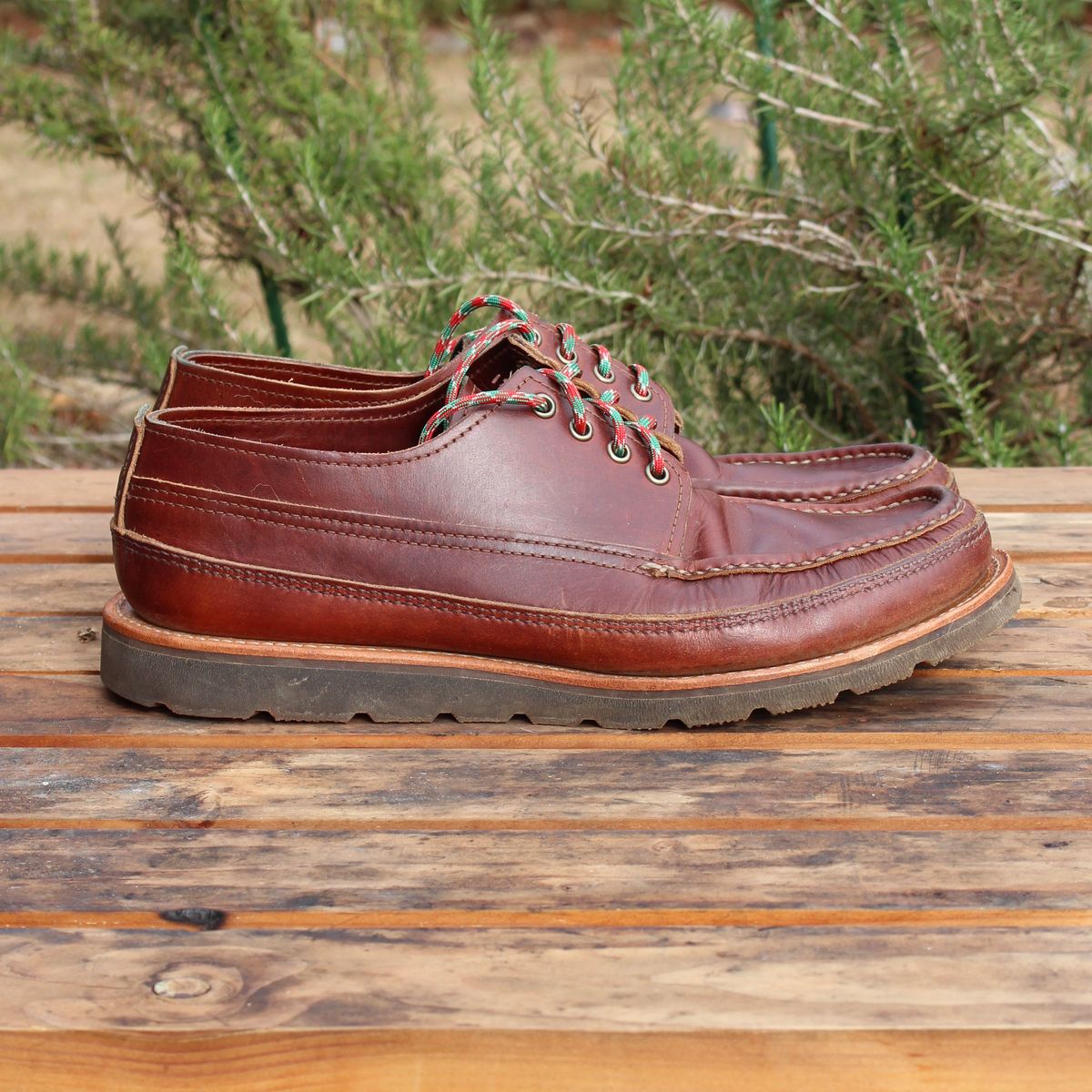 Photo by polishengineering on January 3, 2026 of the Russell Moccasin Co. Fishing Oxford in Seidel British Tan Double Shot.