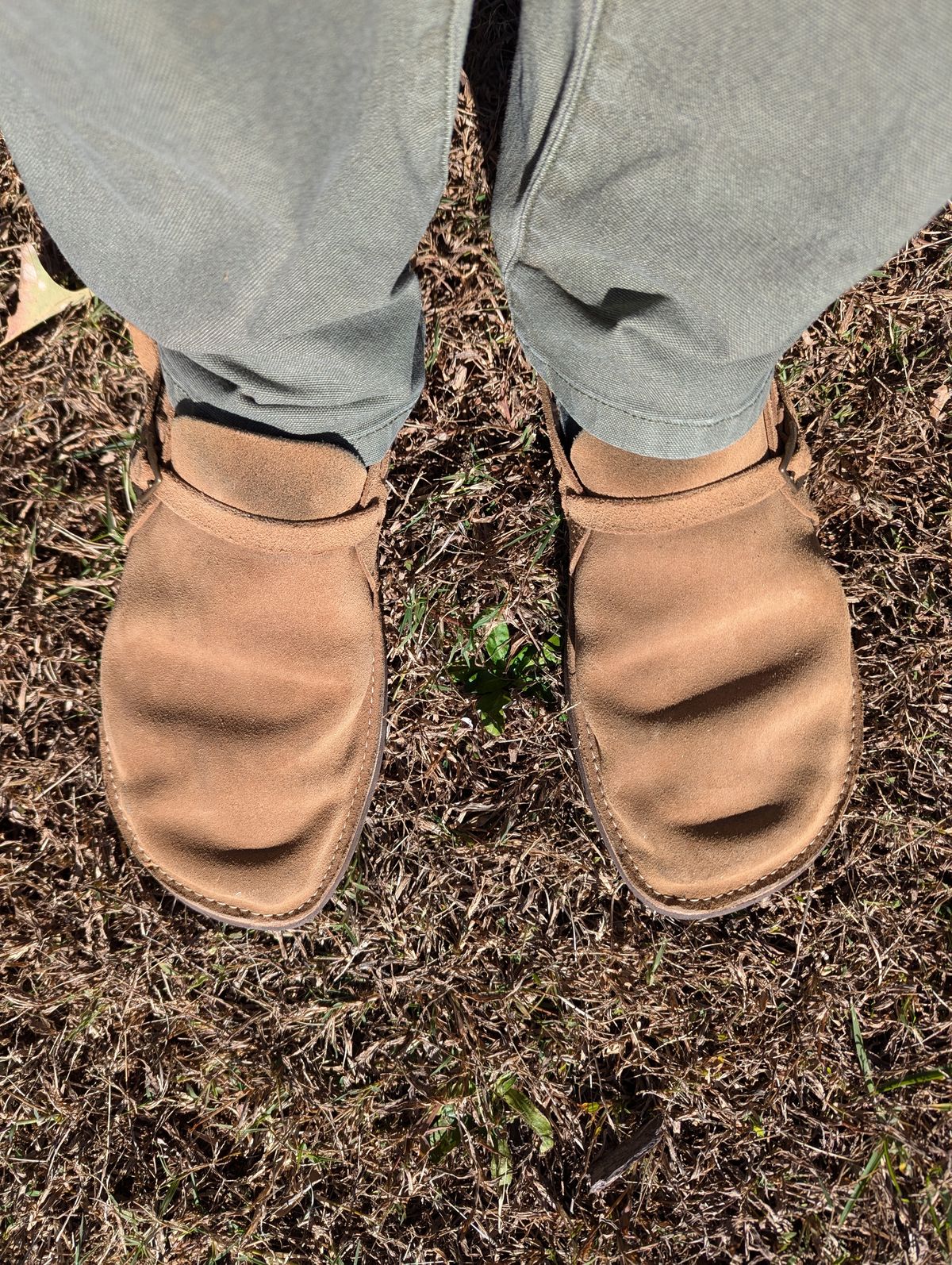 Photo by polishengineering on November 23, 2024 of the Oak Street Bootmakers Country Loafer in Horween Natural Chromexcel Roughout.