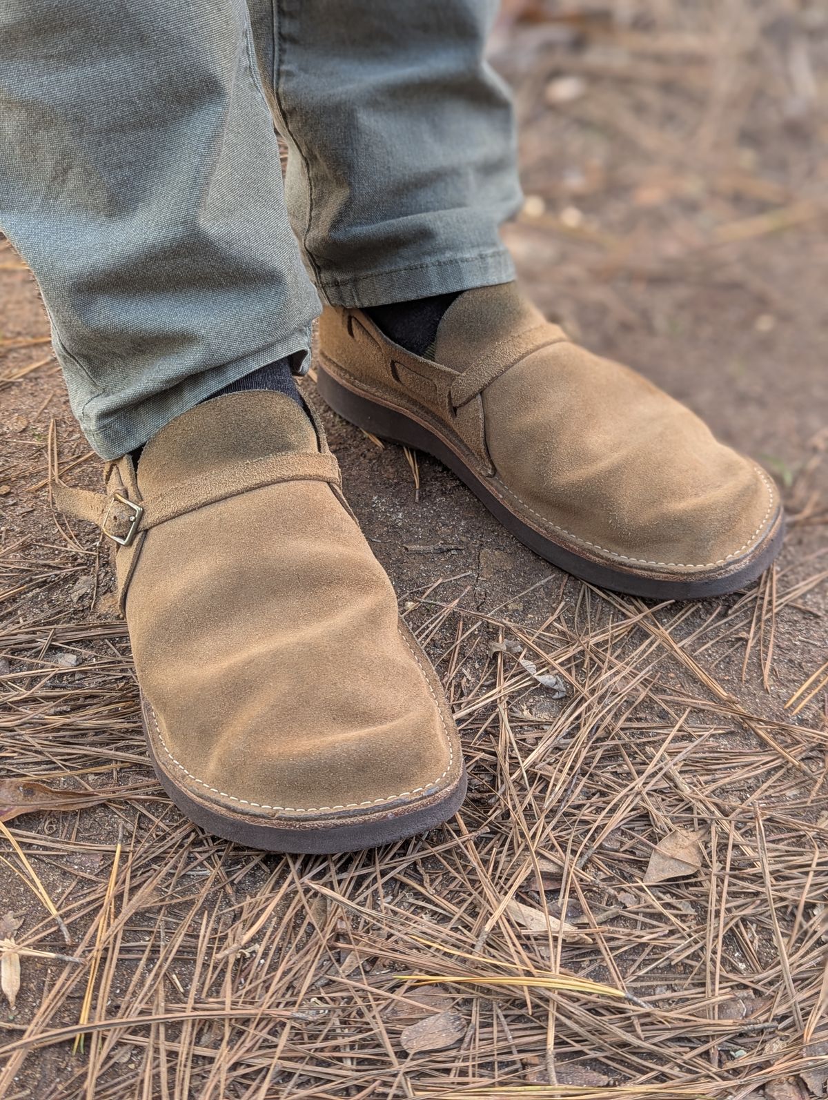 Photo by polishengineering on December 22, 2024 of the Oak Street Bootmakers Country Loafer in Horween Natural Chromexcel Roughout.