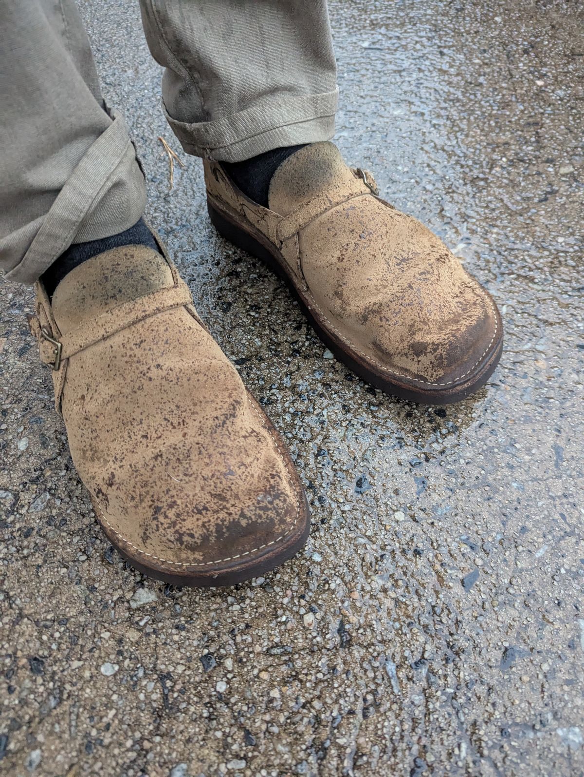 Photo by polishengineering on January 5, 2025 of the Oak Street Bootmakers Country Loafer in Horween Natural Chromexcel Roughout.