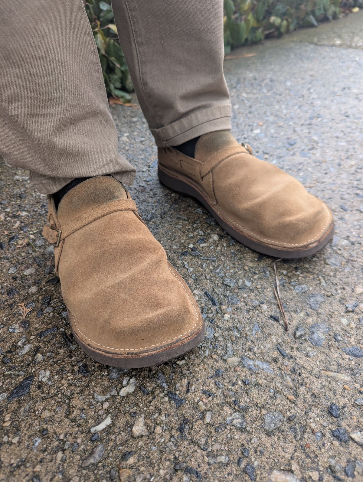 Photo by polishengineering on January 19, 2025 of the Oak Street Bootmakers Country Loafer in Horween Natural Chromexcel Roughout.