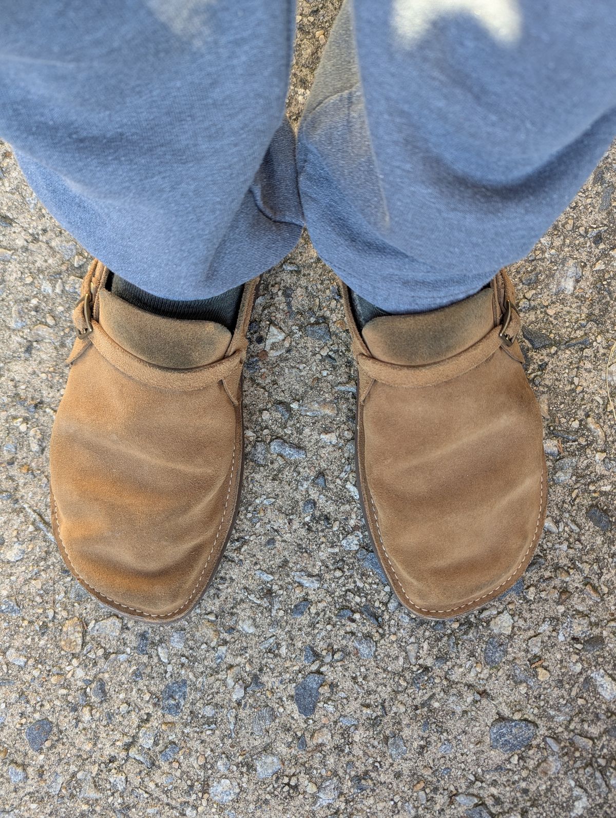 Photo by polishengineering on January 25, 2025 of the Oak Street Bootmakers Country Loafer in Horween Natural Chromexcel Roughout.