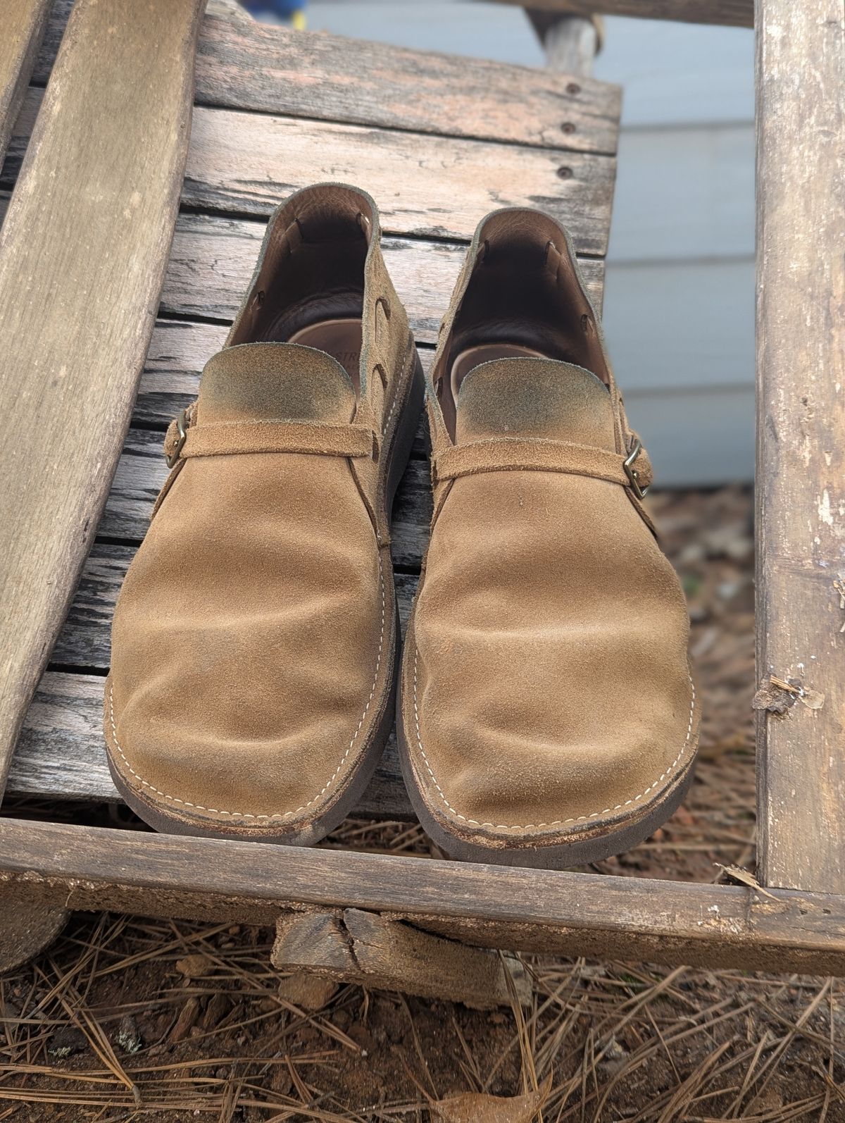 Photo by polishengineering on February 9, 2025 of the Oak Street Bootmakers Country Loafer in Horween Natural Chromexcel Roughout.