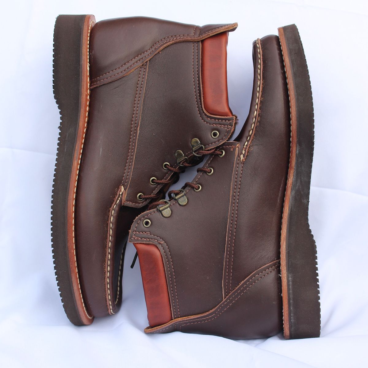 Photo by polishengineering on October 4, 2025 of the Russell Moccasin Co. Premier Chukka in Chocolate.