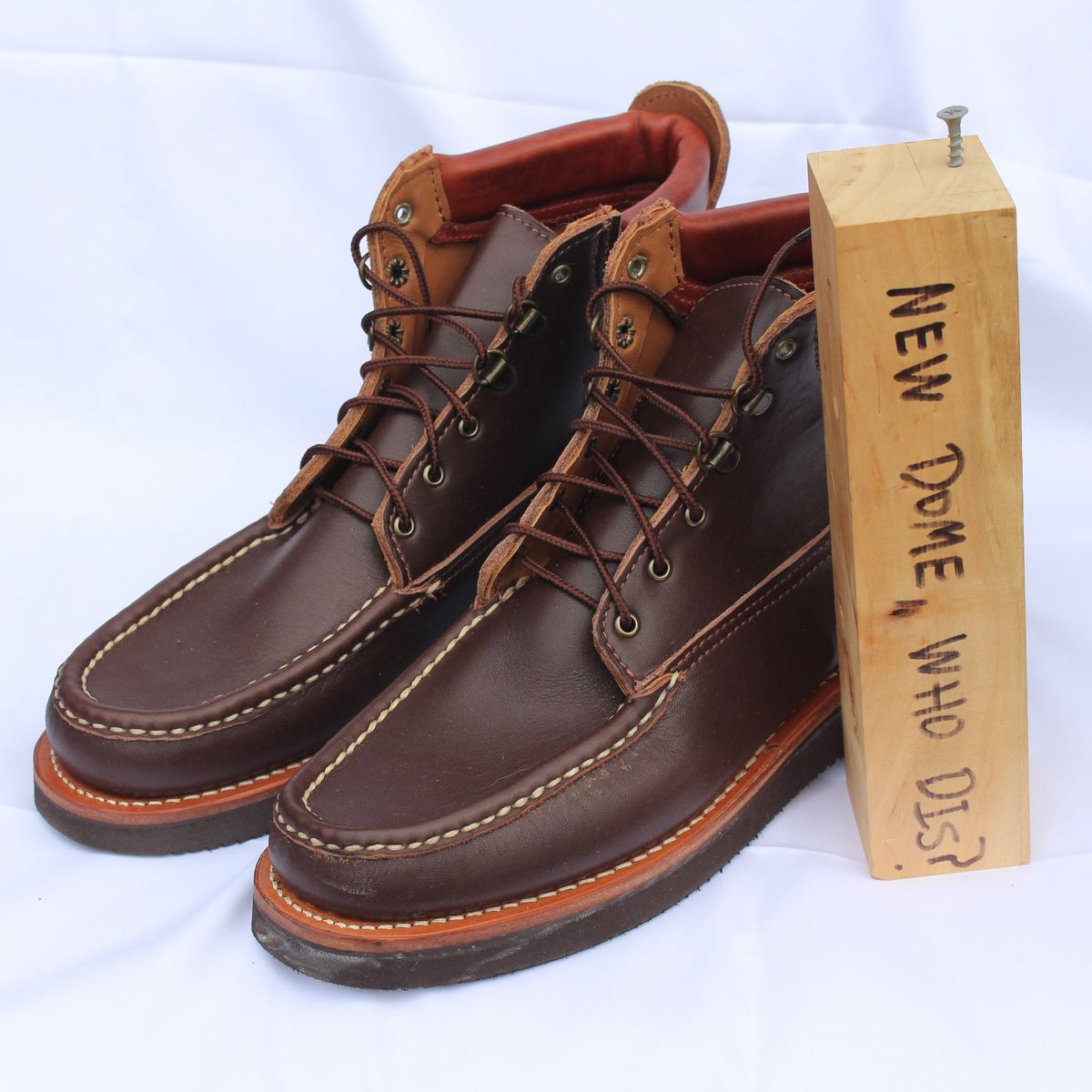 Photo by polishengineering on October 4, 2025 of the Russell Moccasin Co. Premier Chukka in Chocolate.