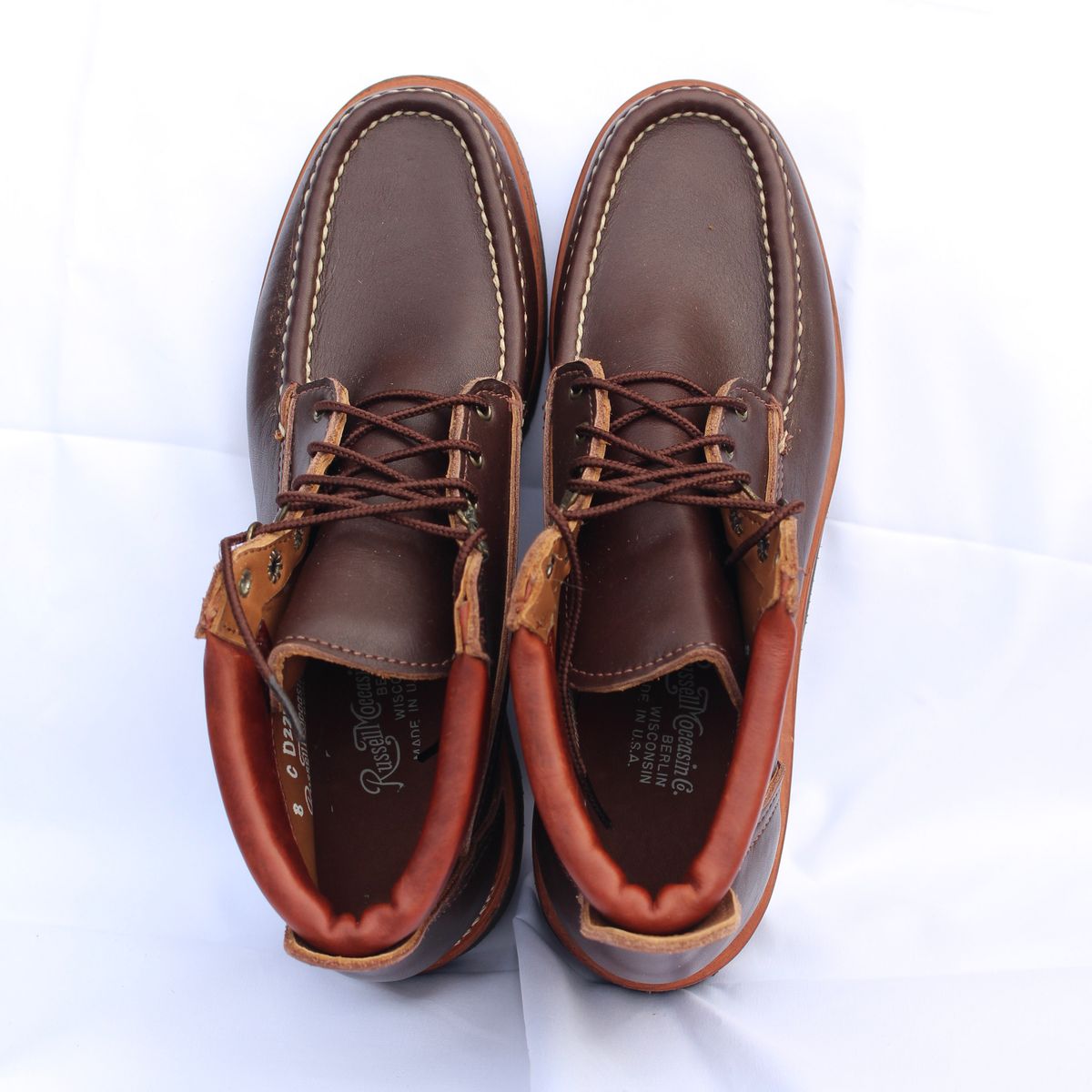 Photo by polishengineering on October 4, 2025 of the Russell Moccasin Co. Premier Chukka in Chocolate.