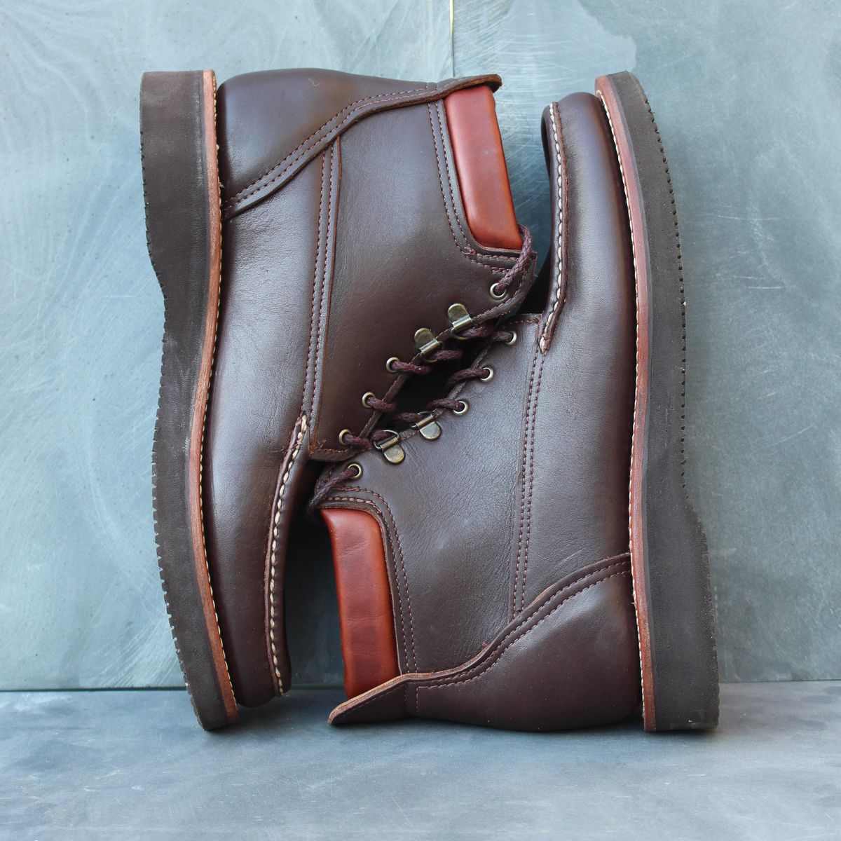 Photo by polishengineering on November 4, 2025 of the Russell Moccasin Co. Premier Chukka in Chocolate.