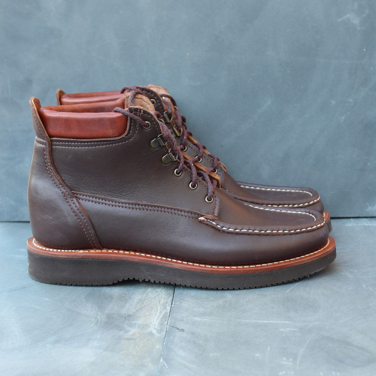 Photo by polishengineering on November 4, 2025 of the Russell Moccasin Co. Premier Chukka in Chocolate.