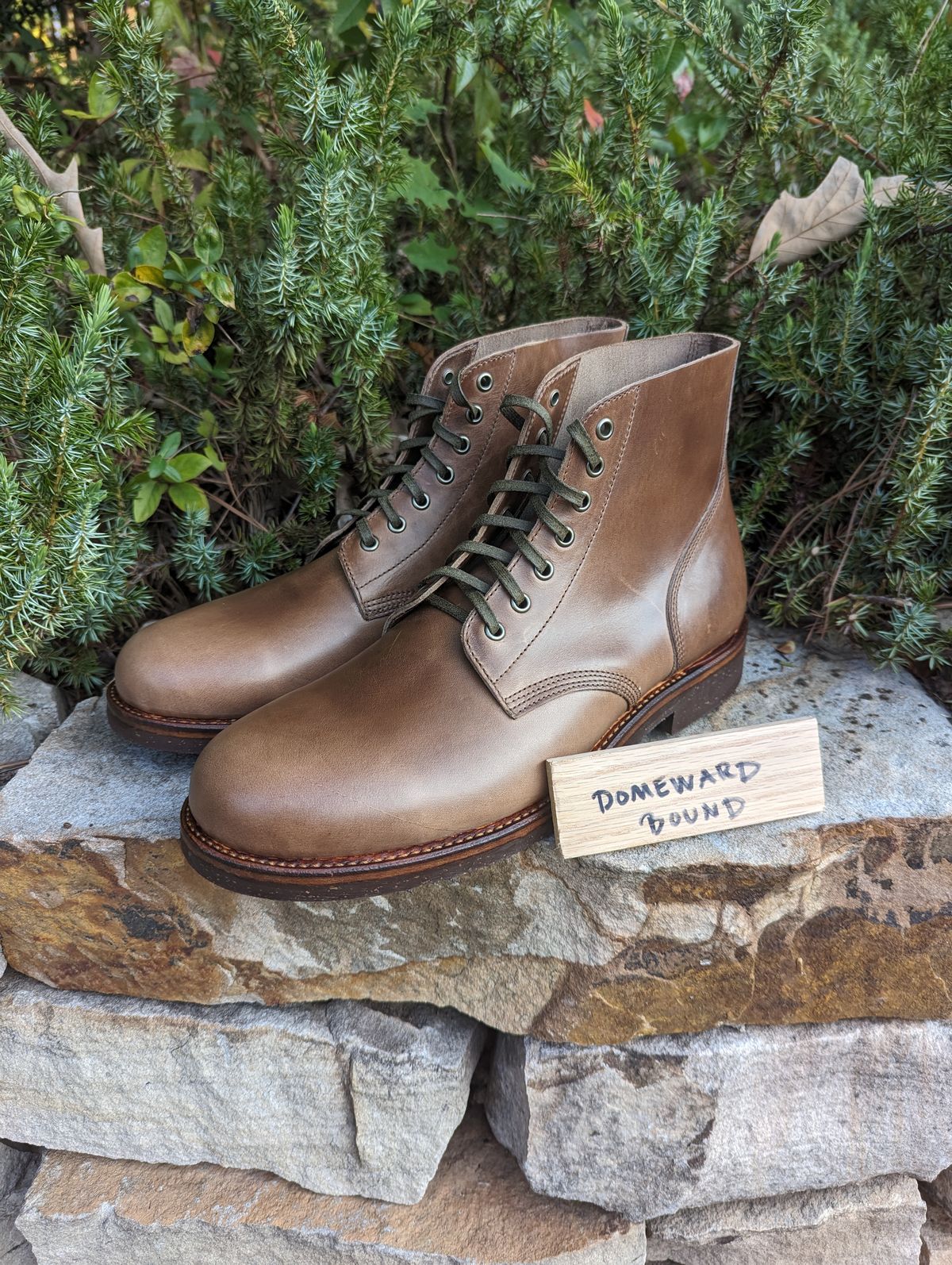 Photo by polishengineering on October 1, 2023 of the Oak Street Bootmakers Field Boot in Horween Natural Chromexcel.