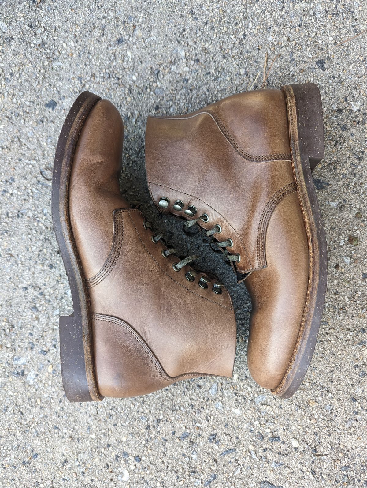 Photo by polishengineering on February 6, 2024 of the Oak Street Bootmakers Field Boot in Horween Natural Chromexcel.