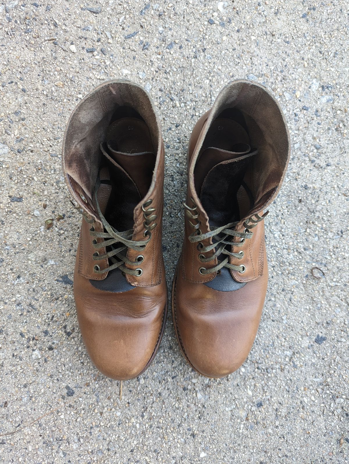 Photo by polishengineering on February 6, 2024 of the Oak Street Bootmakers Field Boot in Horween Natural Chromexcel.