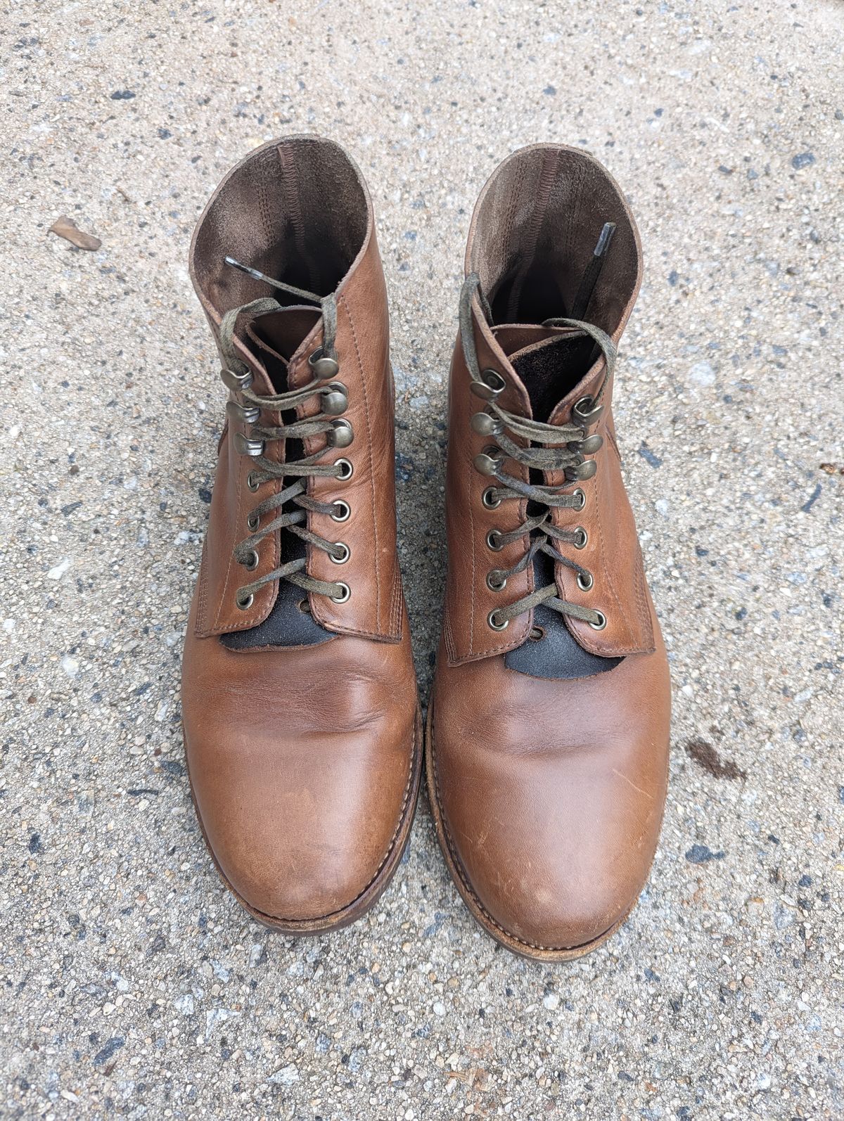 Photo by polishengineering on March 4, 2024 of the Oak Street Bootmakers Field Boot in Horween Natural Chromexcel.