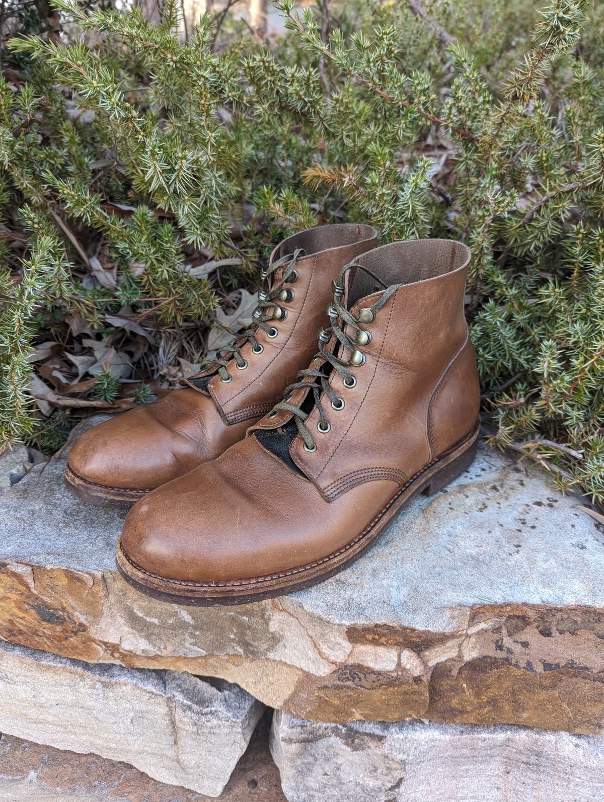 Photo by polishengineering on March 4, 2024 of the Oak Street Bootmakers Field Boot in Horween Natural Chromexcel.