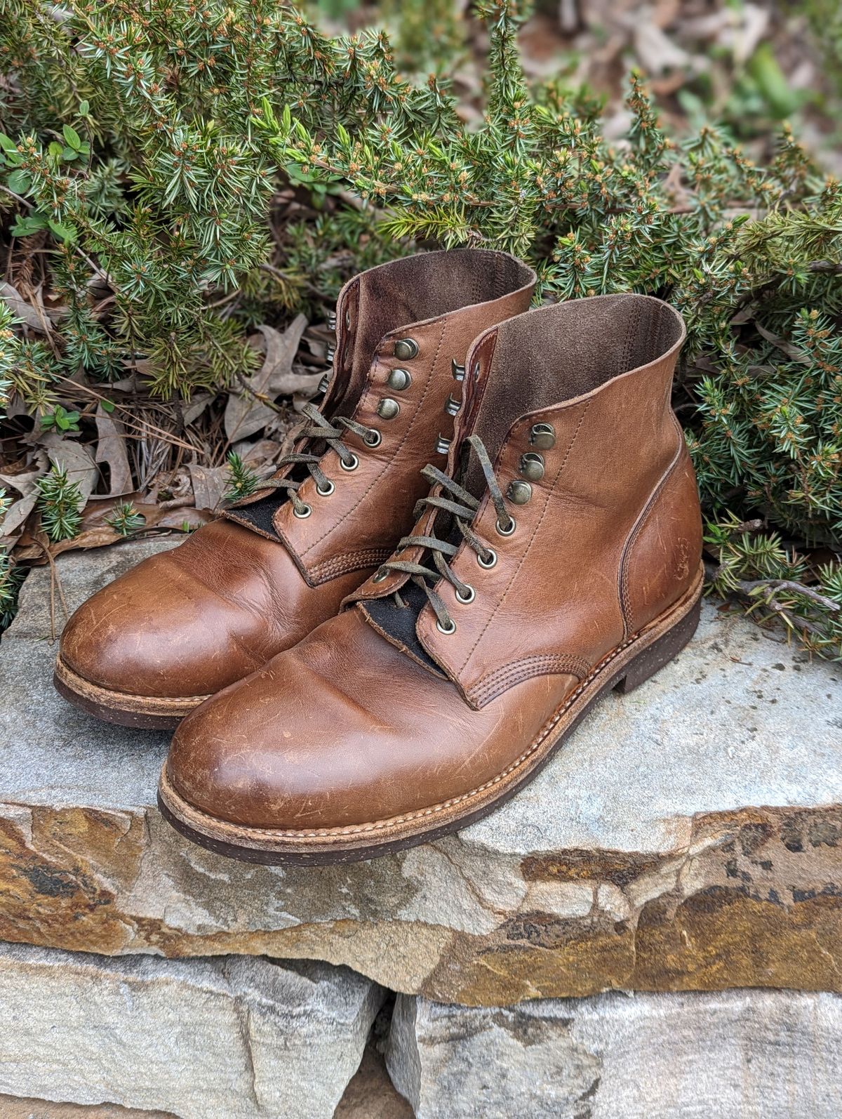 Photo by polishengineering on April 5, 2024 of the Oak Street Bootmakers Field Boot in Horween Natural Chromexcel.