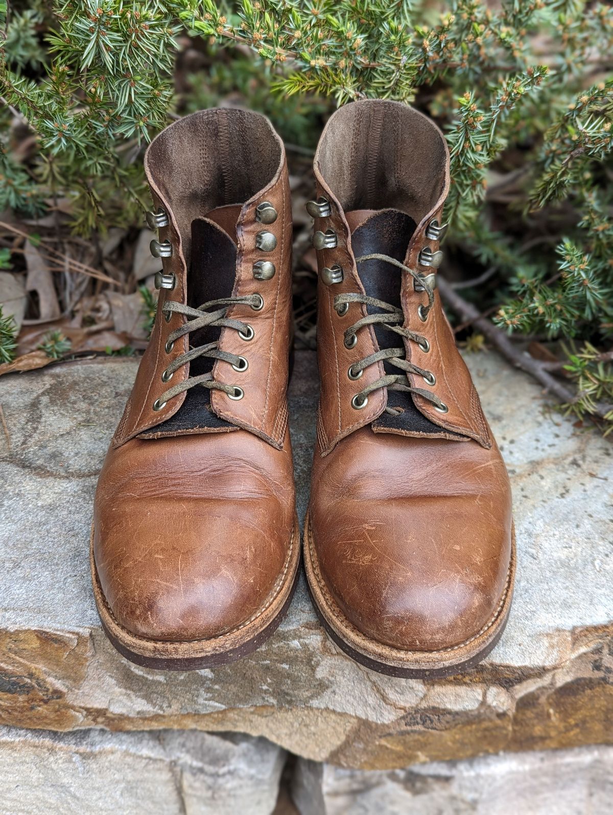Photo by polishengineering on April 5, 2024 of the Oak Street Bootmakers Field Boot in Horween Natural Chromexcel.