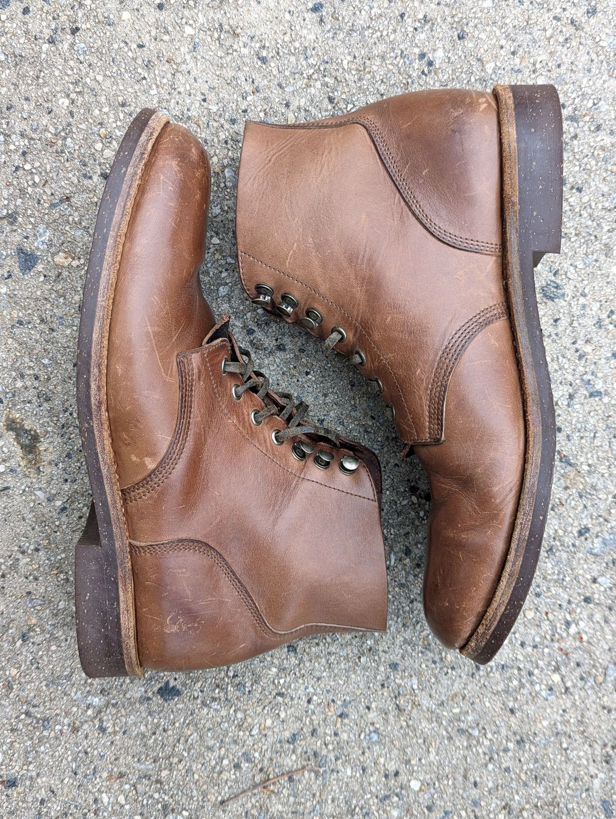Photo by polishengineering on April 5, 2024 of the Oak Street Bootmakers Field Boot in Horween Natural Chromexcel.