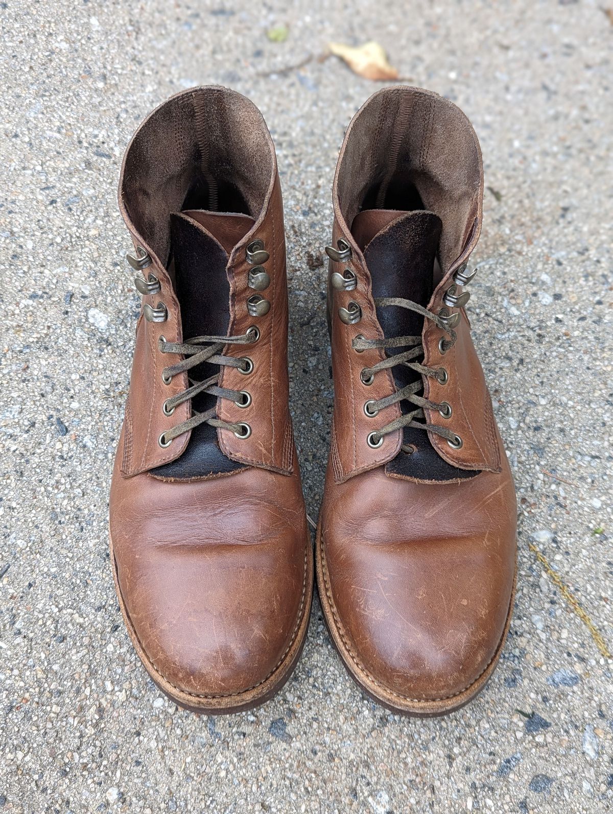 Photo by polishengineering on April 5, 2024 of the Oak Street Bootmakers Field Boot in Horween Natural Chromexcel.