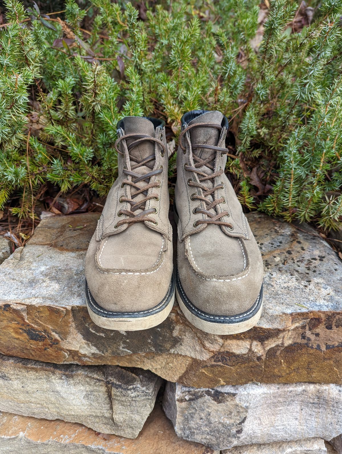 Photo by polishengineering on December 4, 2022 of the Red Wing 6-Inch Classic Moc in S.B. Foot Slate Muleskinner.