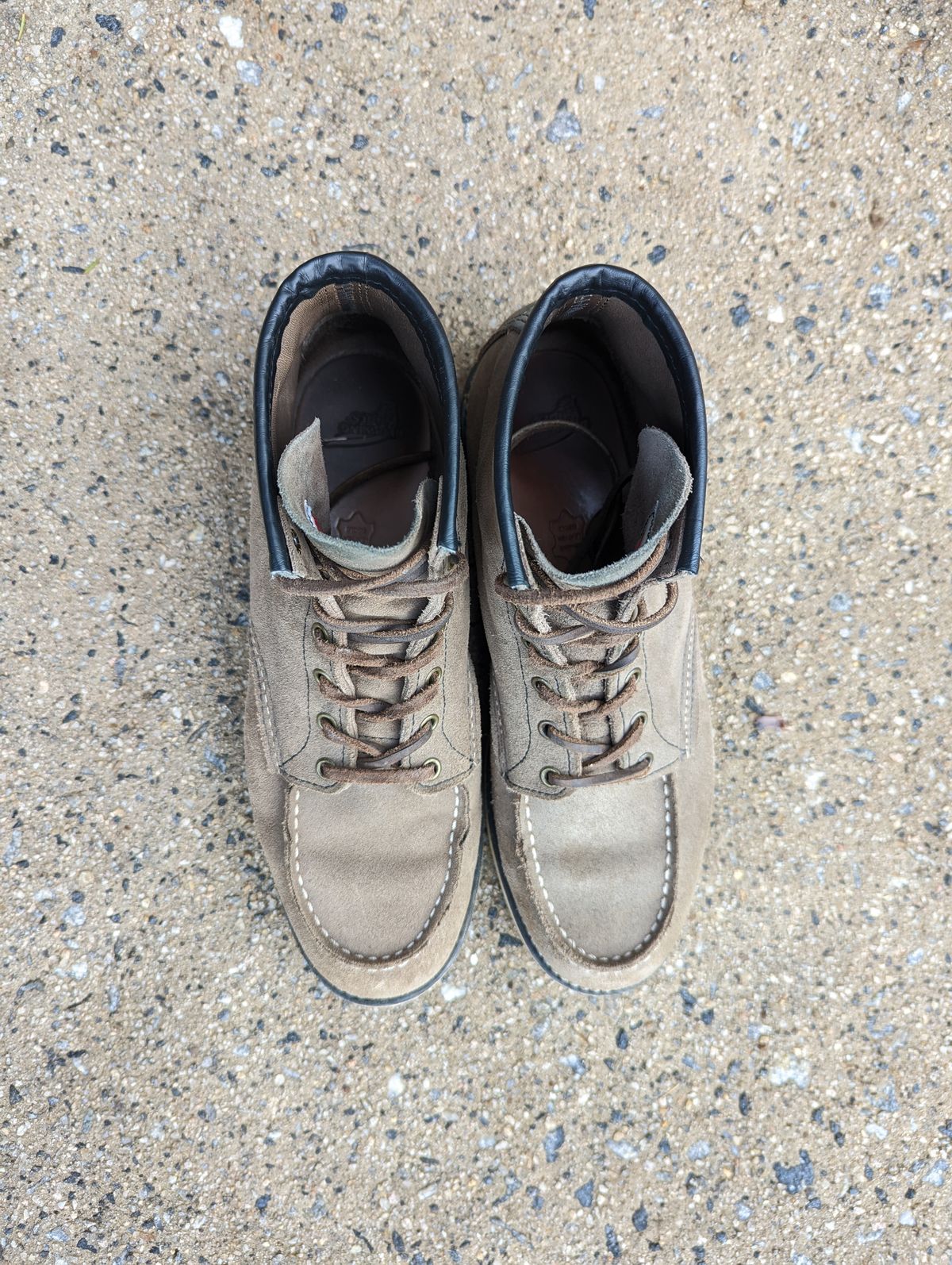 Photo by polishengineering on December 4, 2022 of the Red Wing 6-Inch Classic Moc in S.B. Foot Slate Muleskinner.
