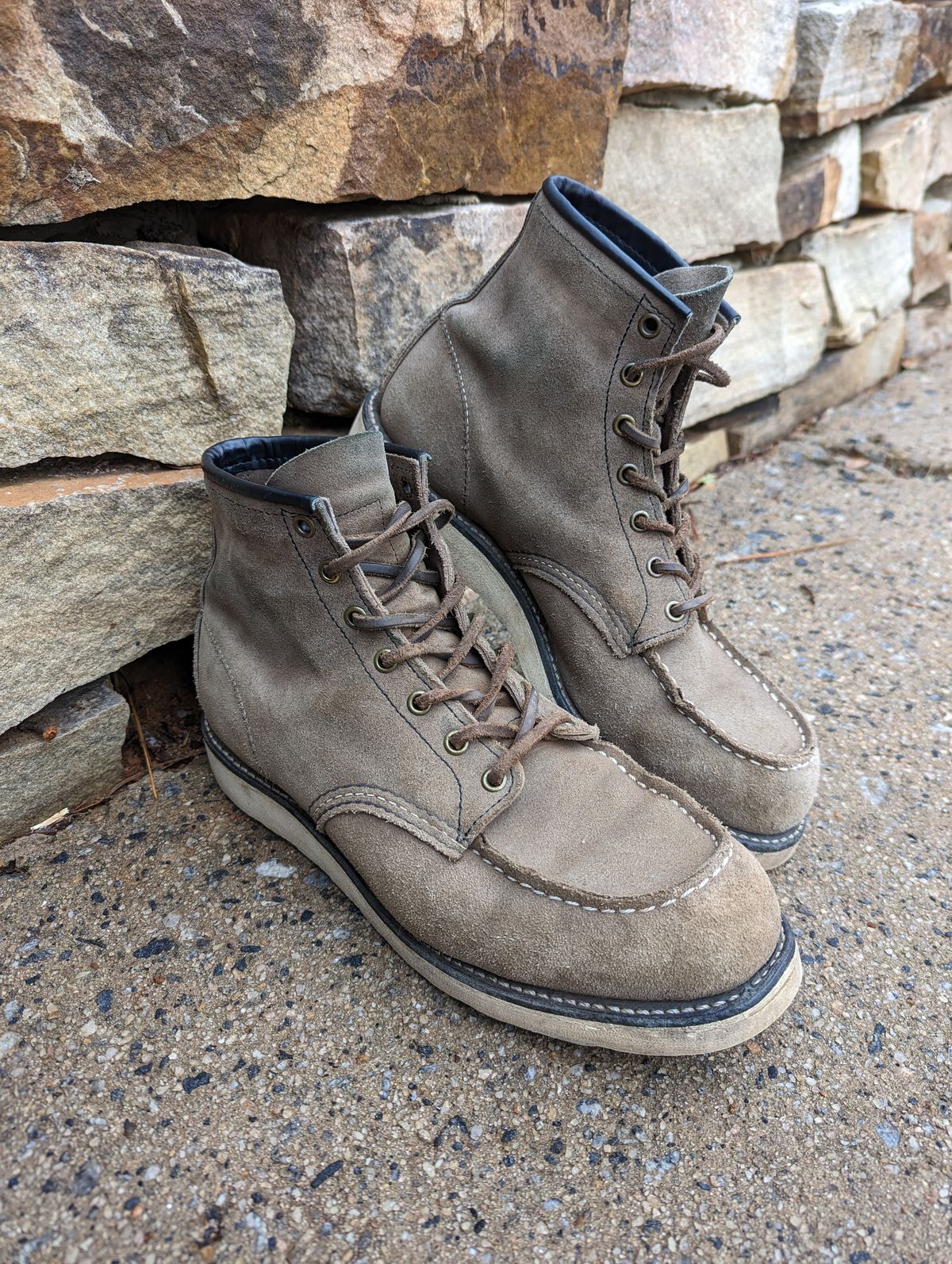 Photo by polishengineering on January 1, 2023 of the Red Wing 6-Inch Classic Moc in S.B. Foot Slate Muleskinner.