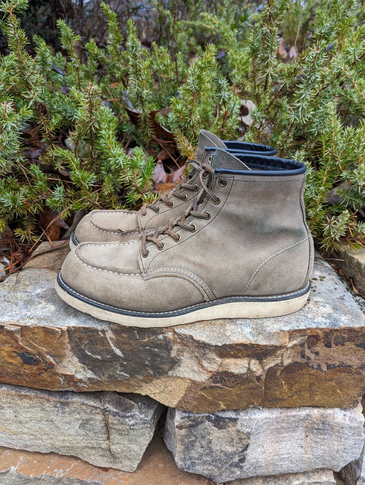Photo by polishengineering on January 1, 2023 of the Red Wing 6-Inch Classic Moc in S.B. Foot Slate Muleskinner.