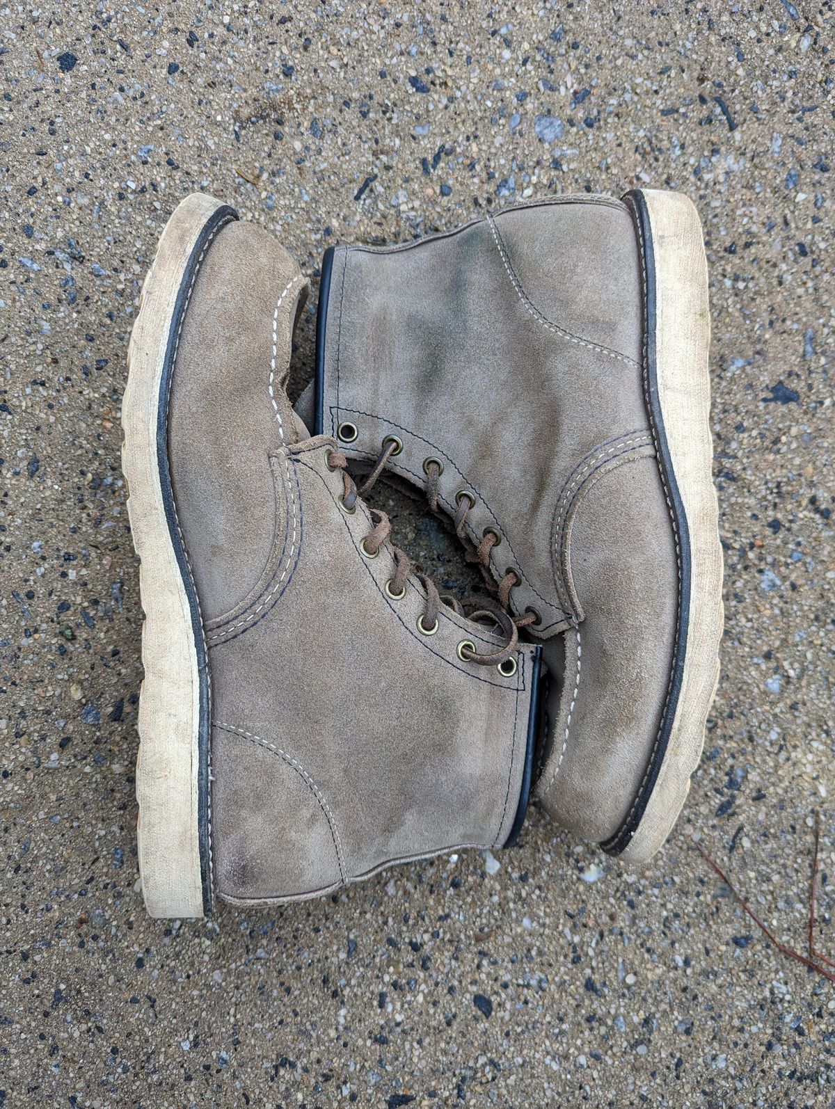 Photo by polishengineering on January 1, 2023 of the Red Wing 6-Inch Classic Moc in S.B. Foot Slate Muleskinner.
