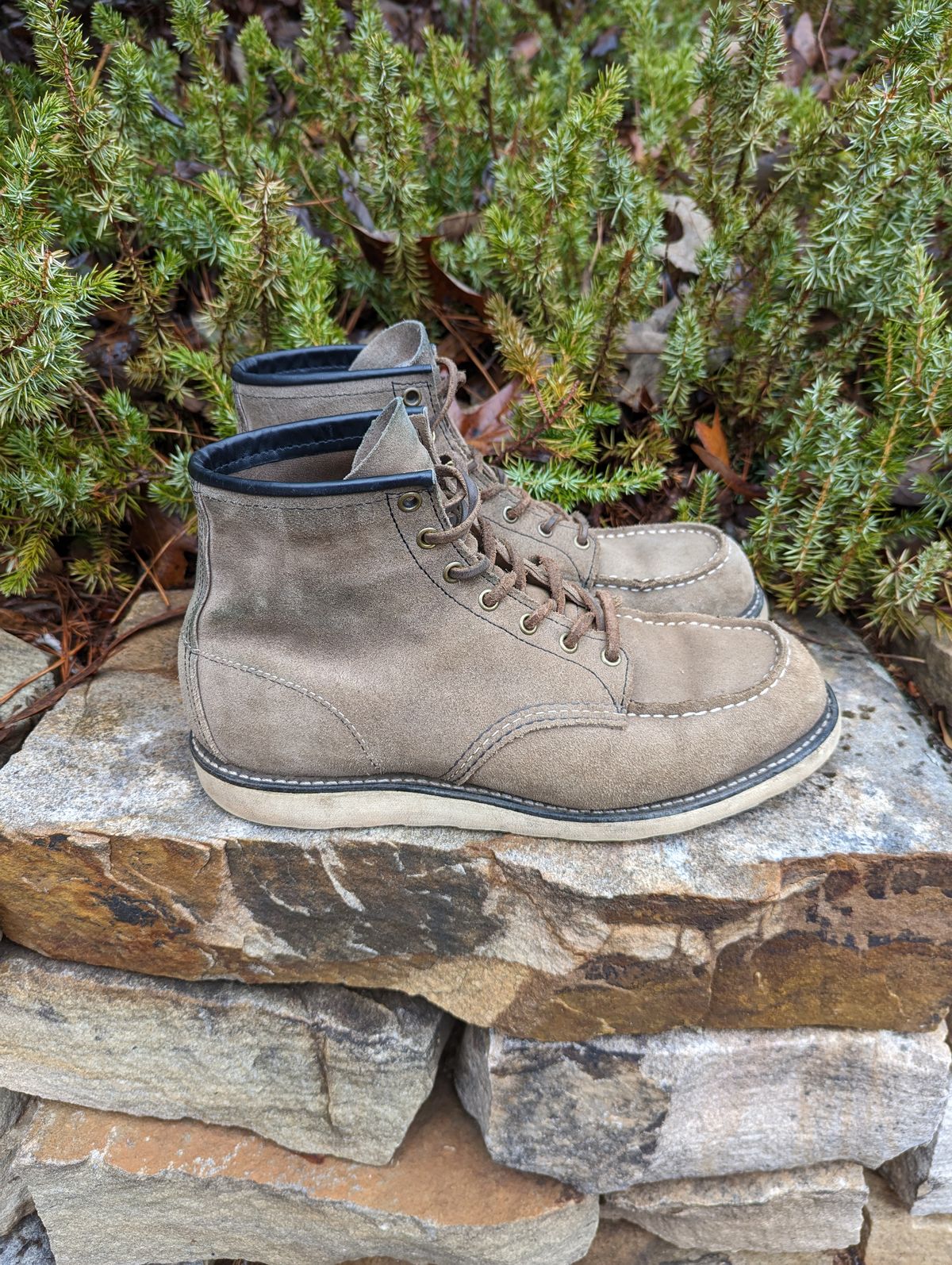 Photo by polishengineering on January 1, 2023 of the Red Wing 6-Inch Classic Moc in S.B. Foot Slate Muleskinner.