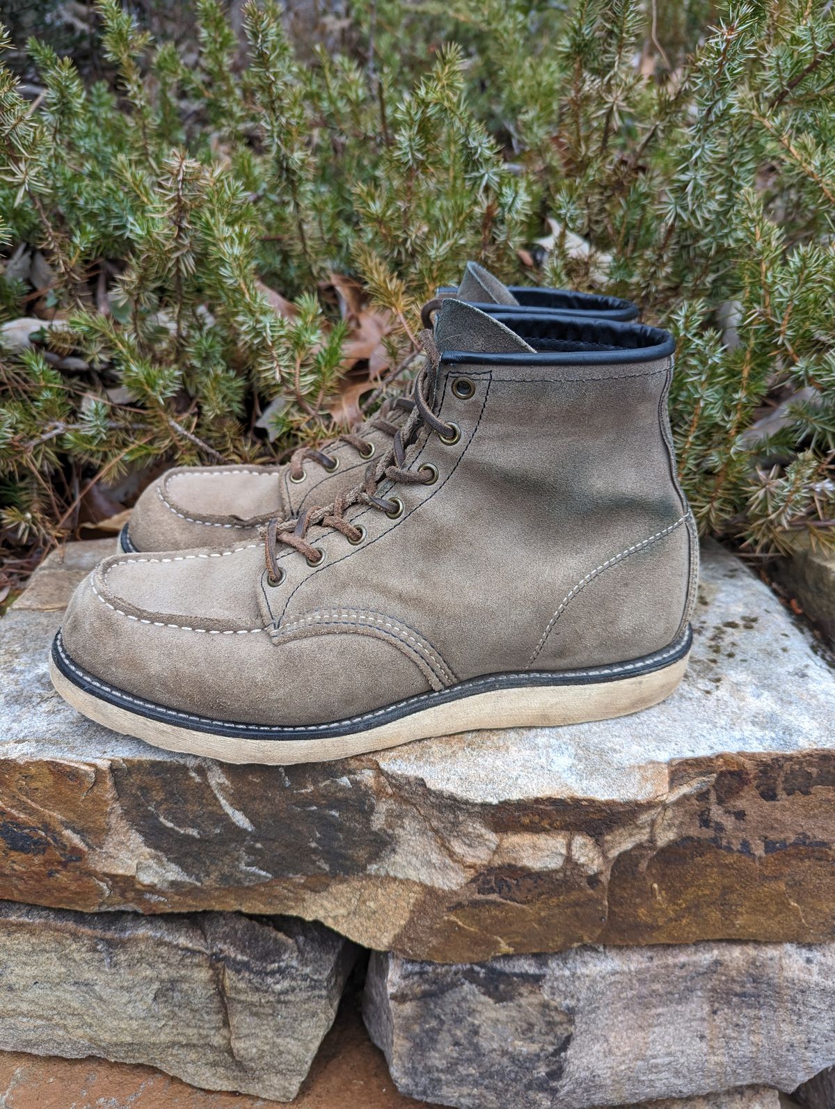 Photo by polishengineering on February 1, 2023 of the Red Wing 6-Inch Classic Moc in S.B. Foot Slate Muleskinner.