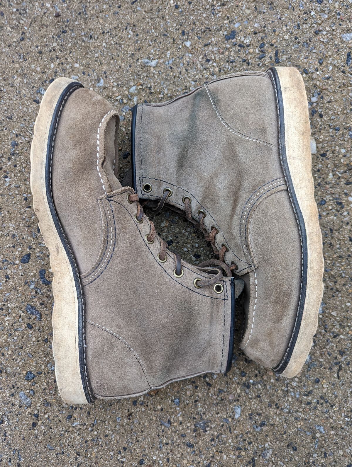 Photo by polishengineering on February 1, 2023 of the Red Wing 6-Inch Classic Moc in S.B. Foot Slate Muleskinner.