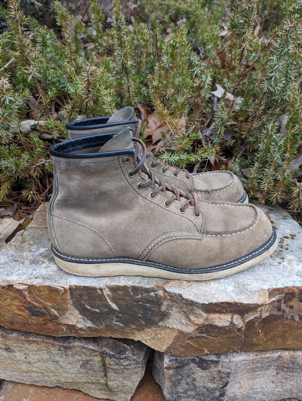 Photo by polishengineering on February 1, 2023 of the Red Wing 6-Inch Classic Moc in S.B. Foot Slate Muleskinner.